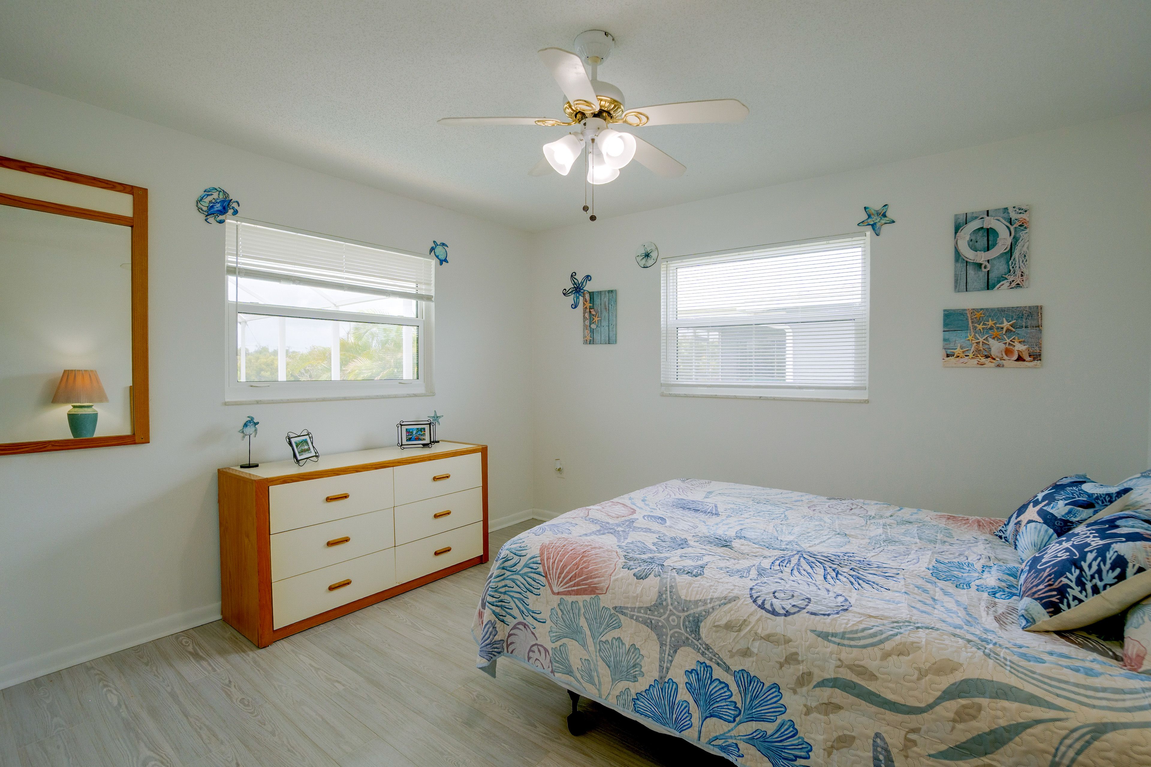Bedroom 2 | Queen Bed