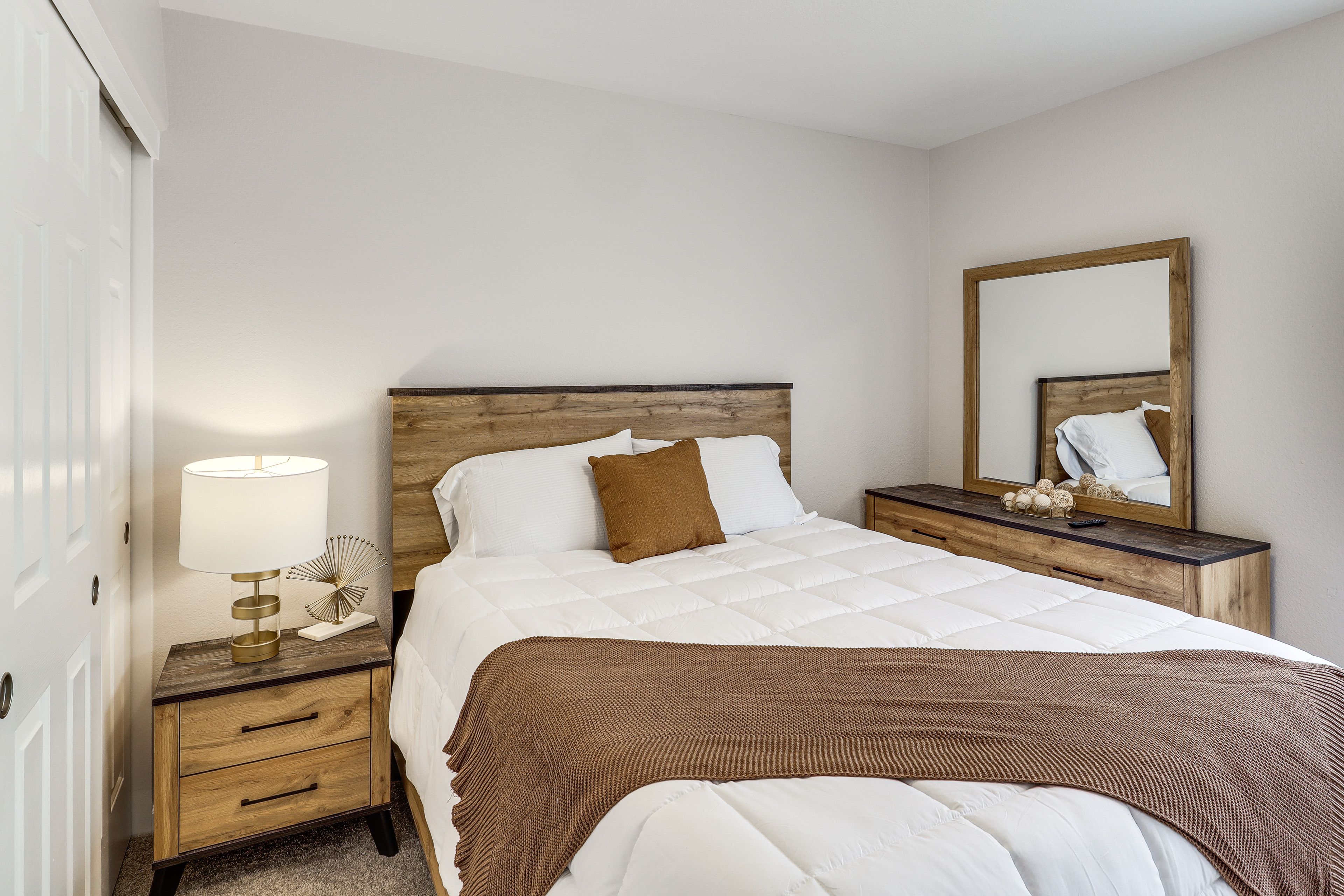 Bedroom 3 | Queen Bed