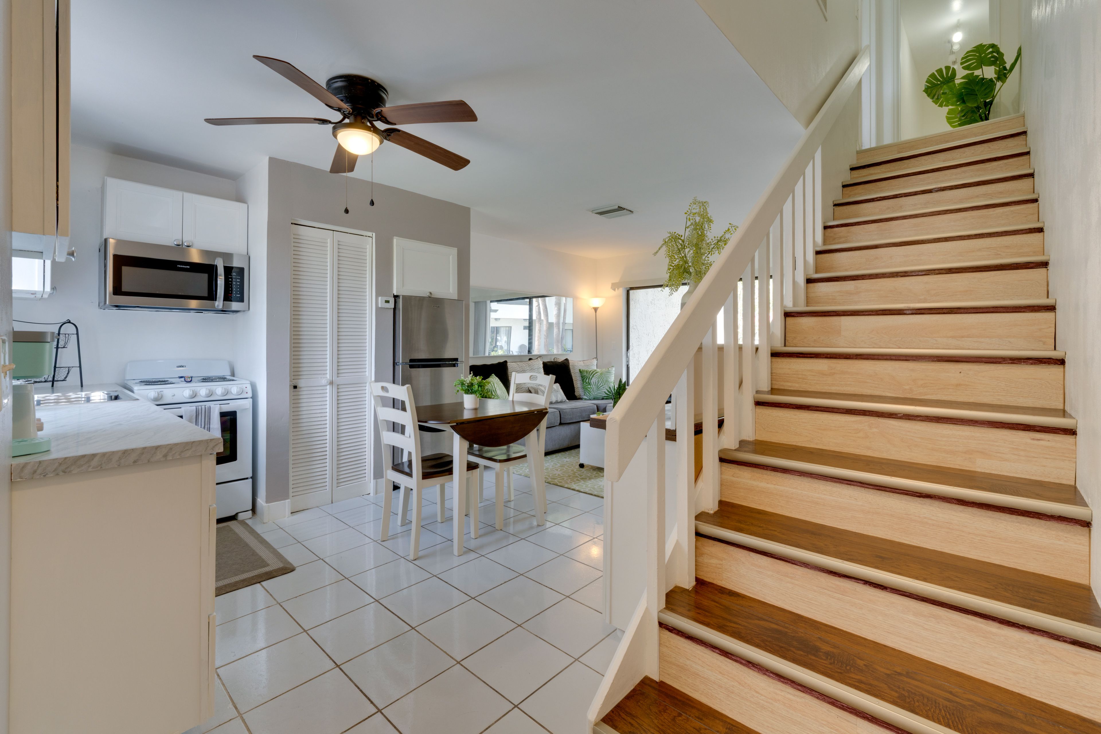 Stairs to 2nd Floor