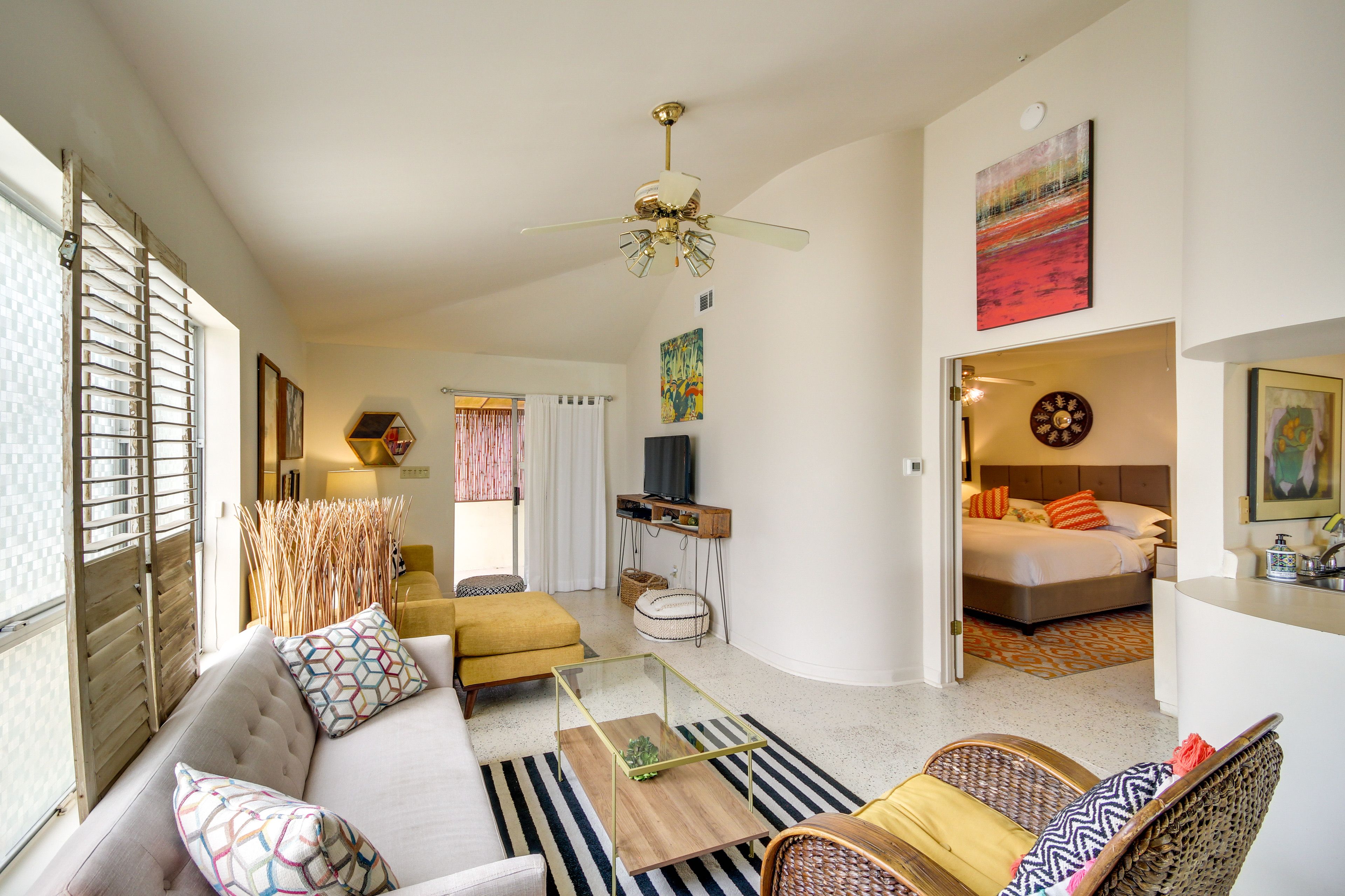 Deja View B | Sitting Area