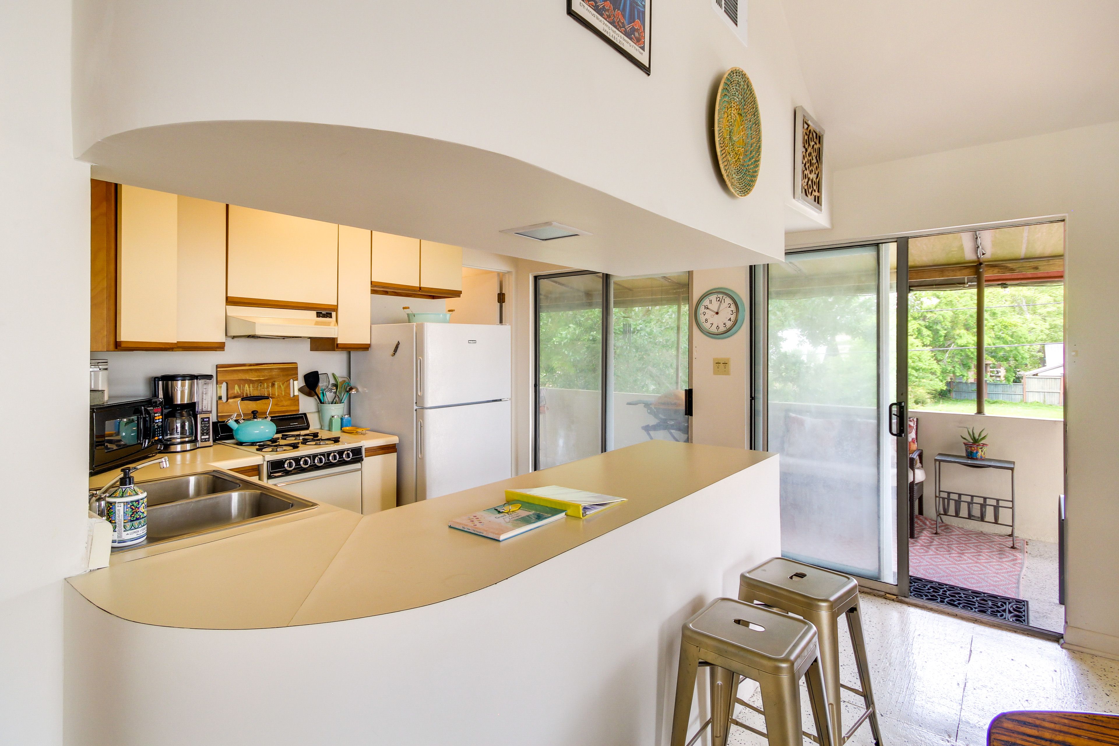 Deja View B | Kitchen
