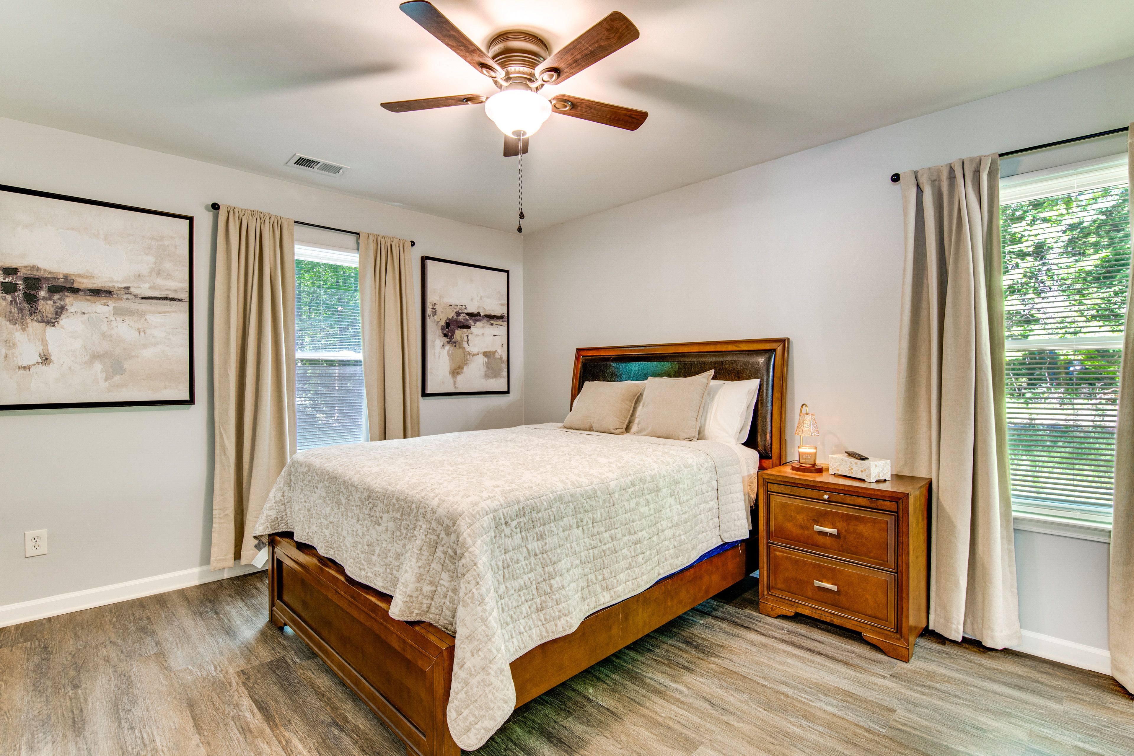 Bedroom 1 | Queen Bed