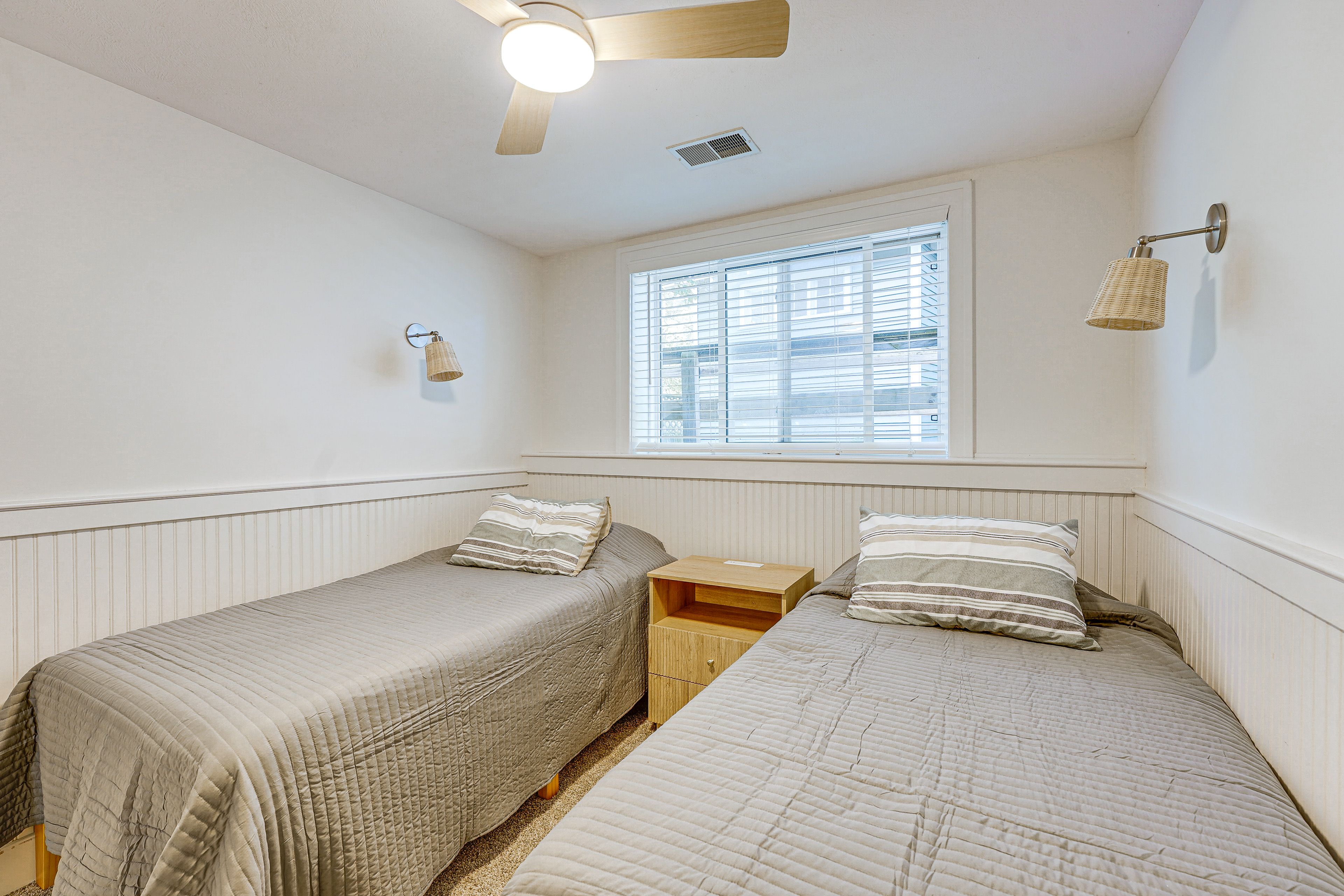 Bedroom 3 | 2 Twin Beds