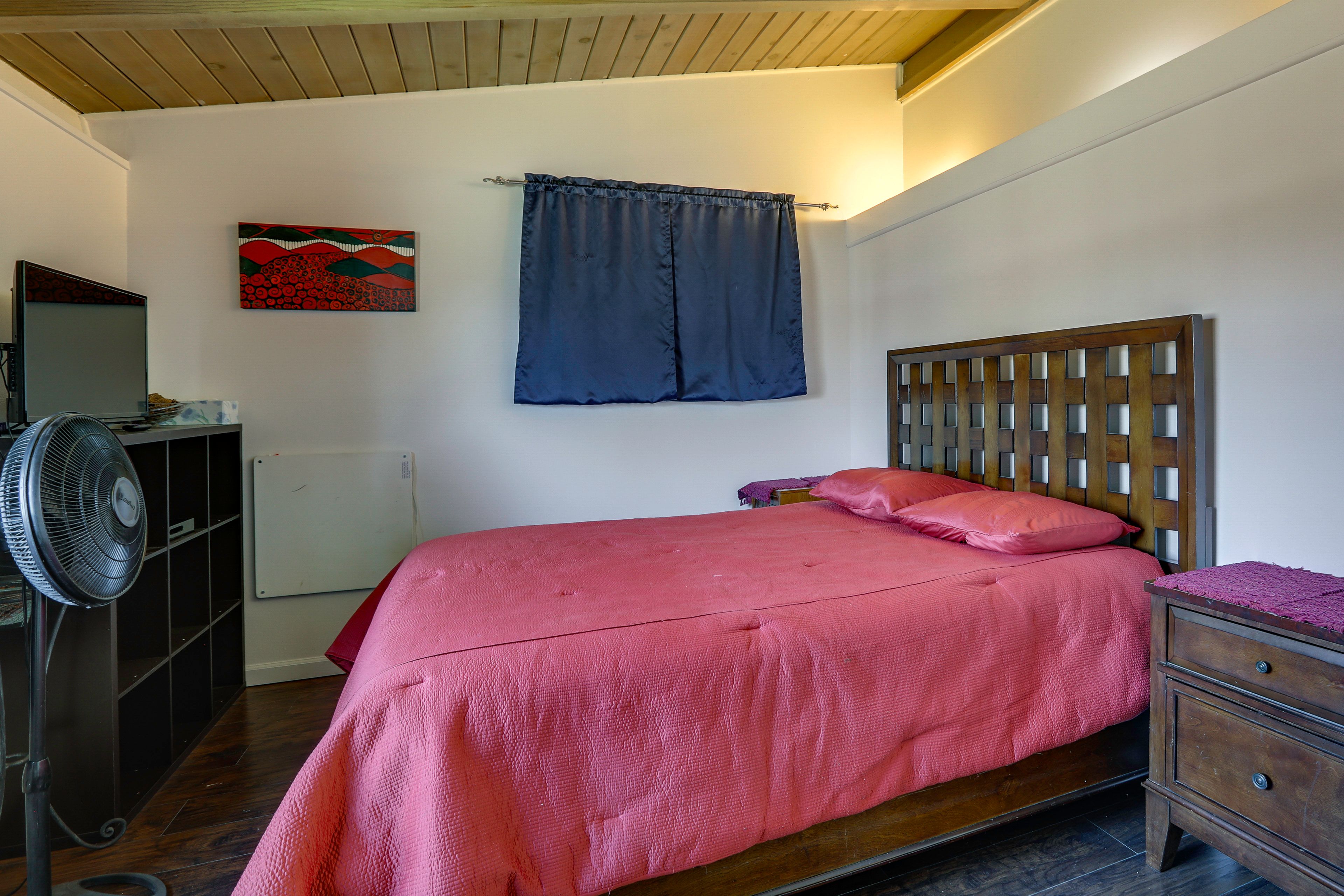 Bedroom 1 | Queen Bed