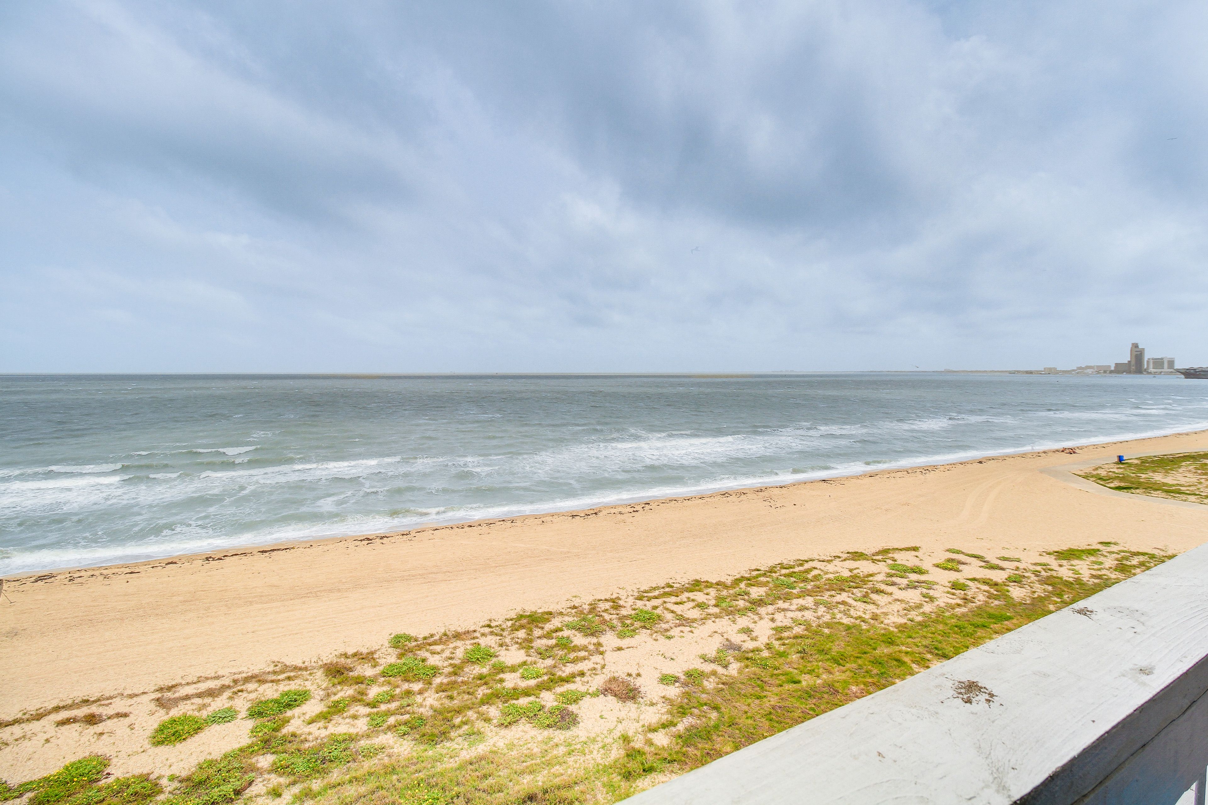 Corpus Christi Vacation Rental | 1BR | 1BA | 420 Sq Ft