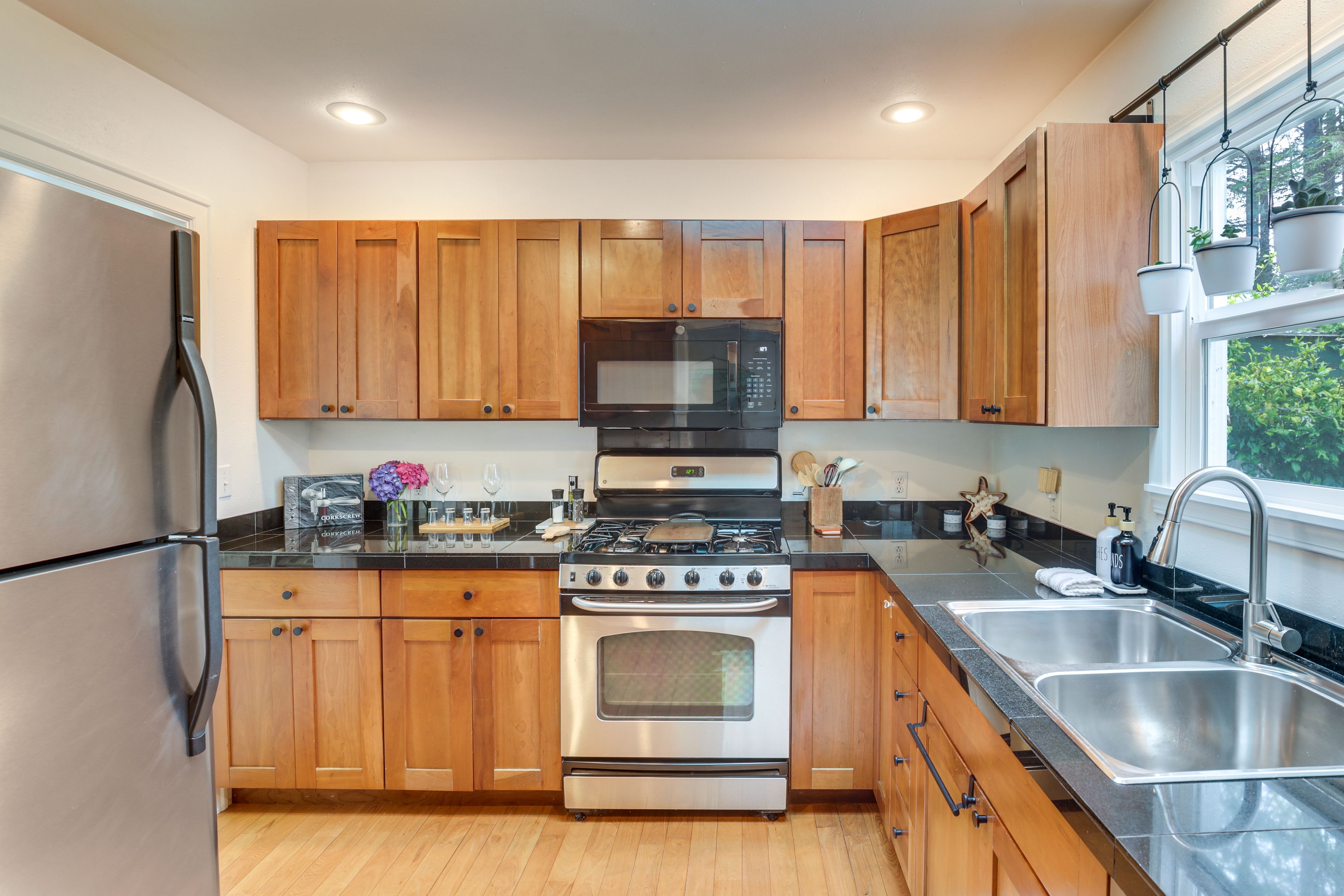 Kitchen | Main Level