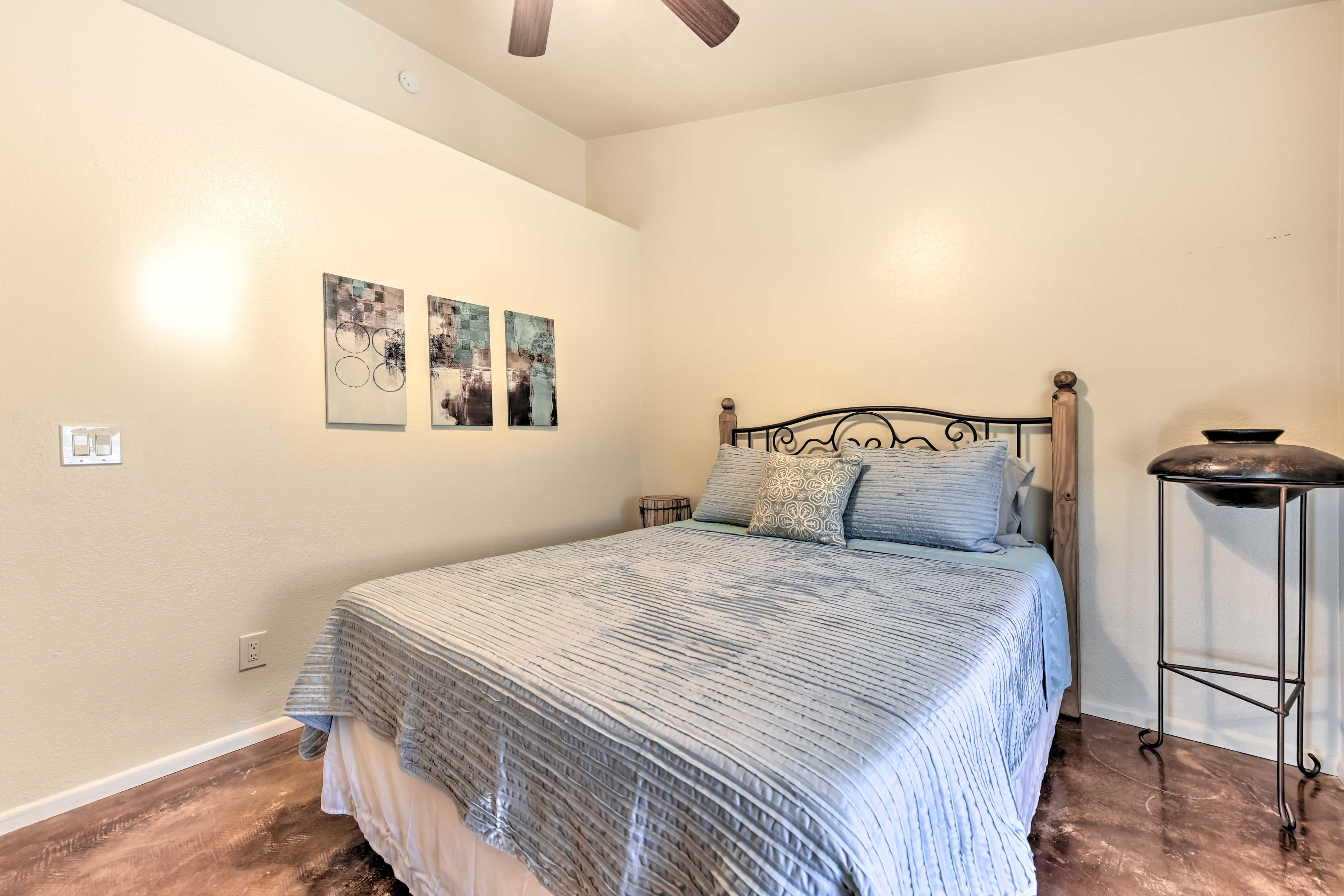 Bedroom 2 | Queen Bed