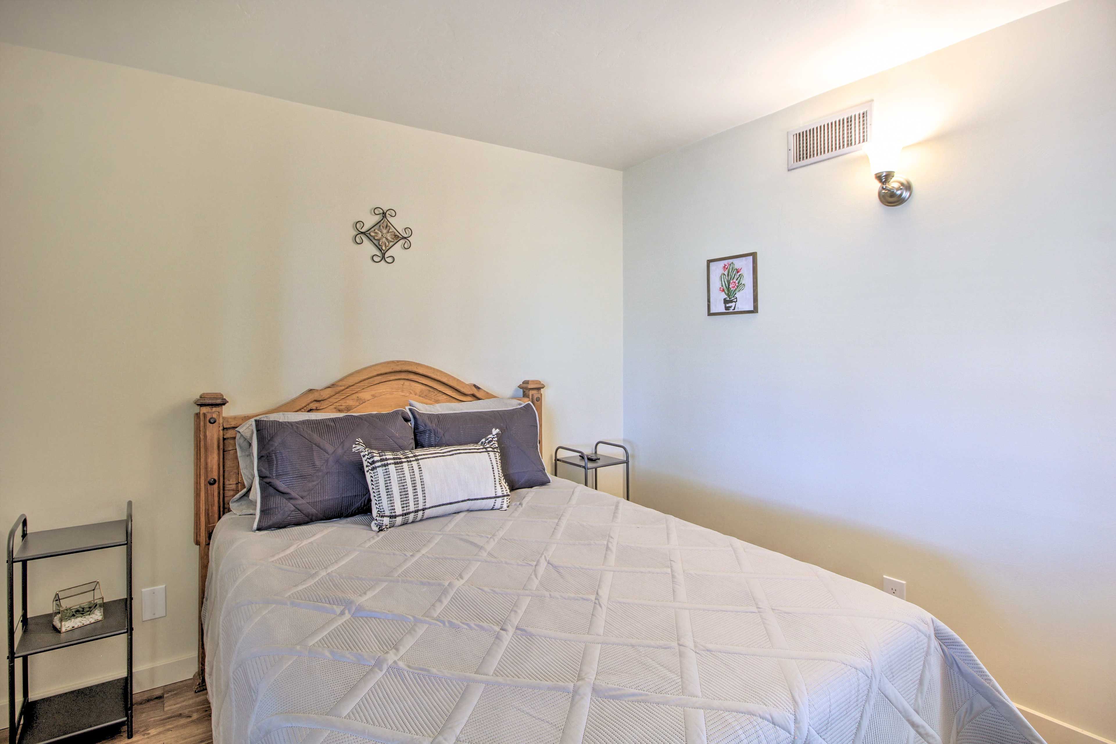Home A | Bedroom 3 | Queen Bed