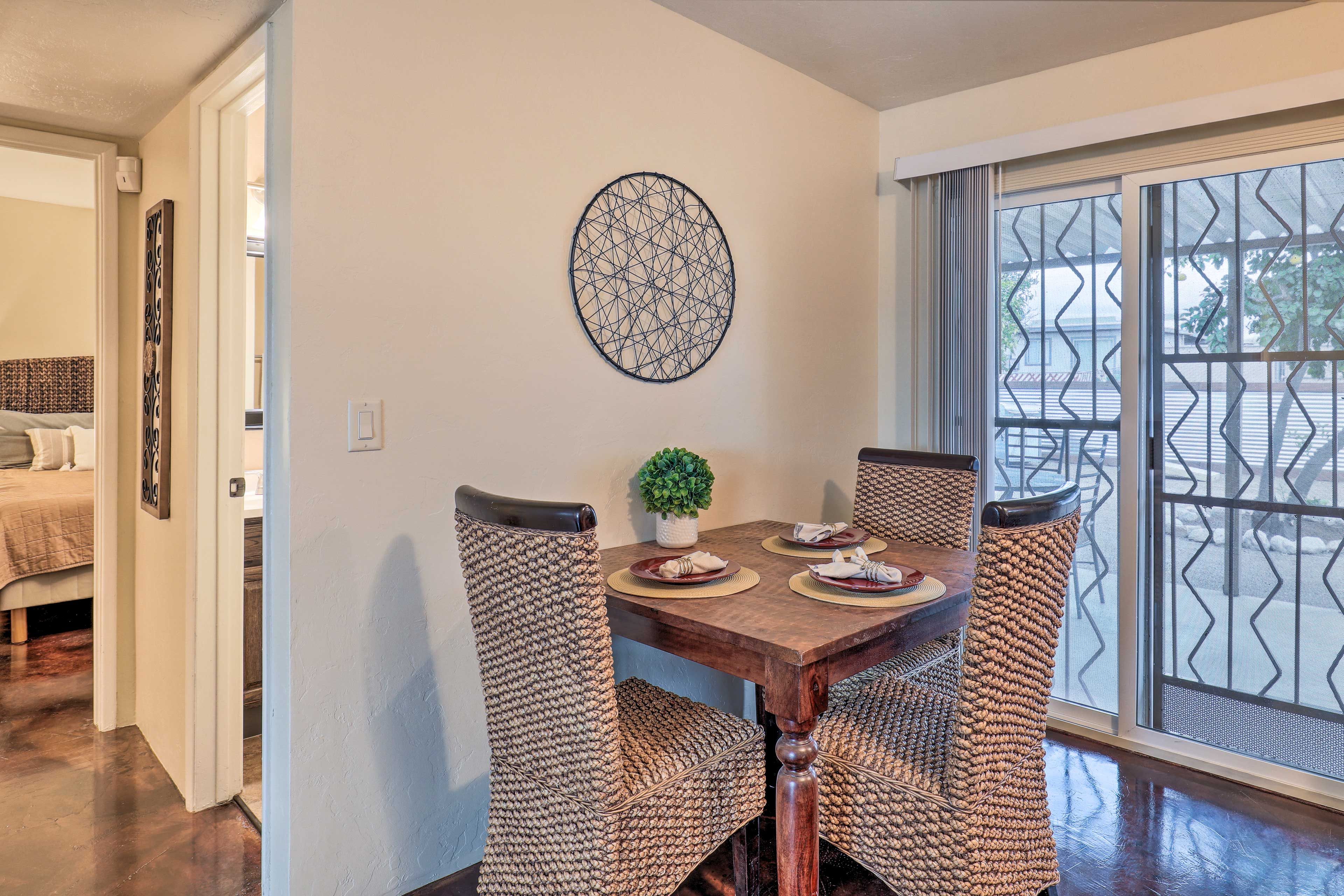 Home B | Dining Area