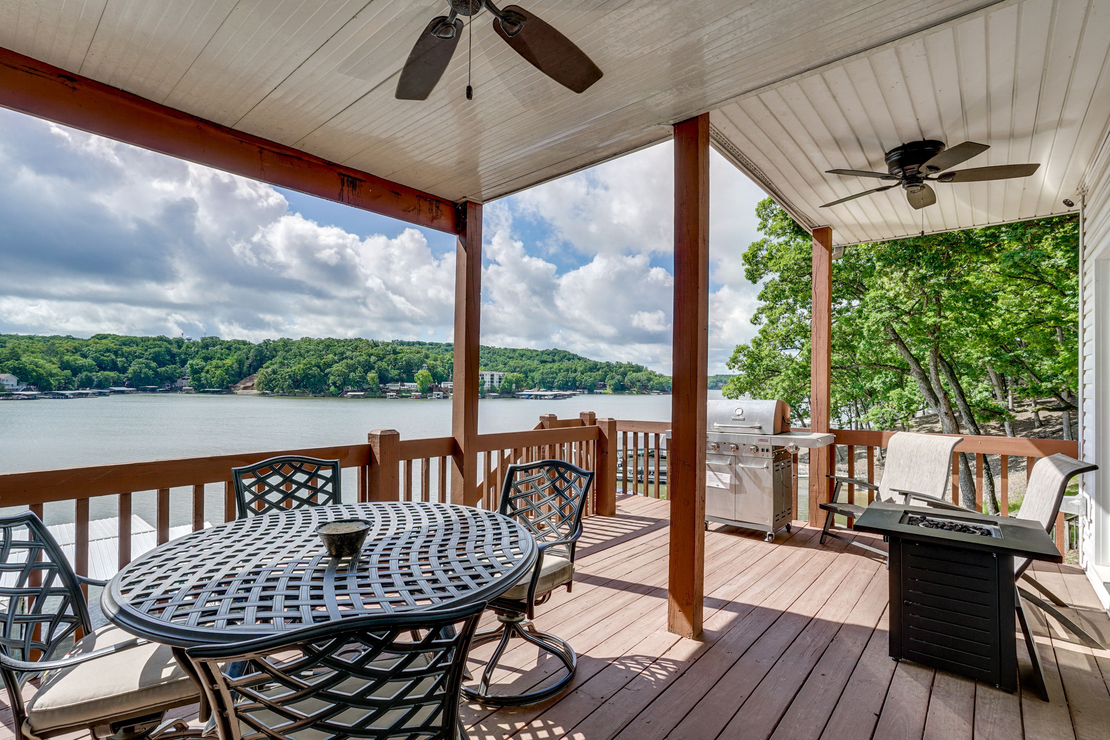 Deck | Dining Area | Gas Grill | Gas Fire Pit | Lake Views