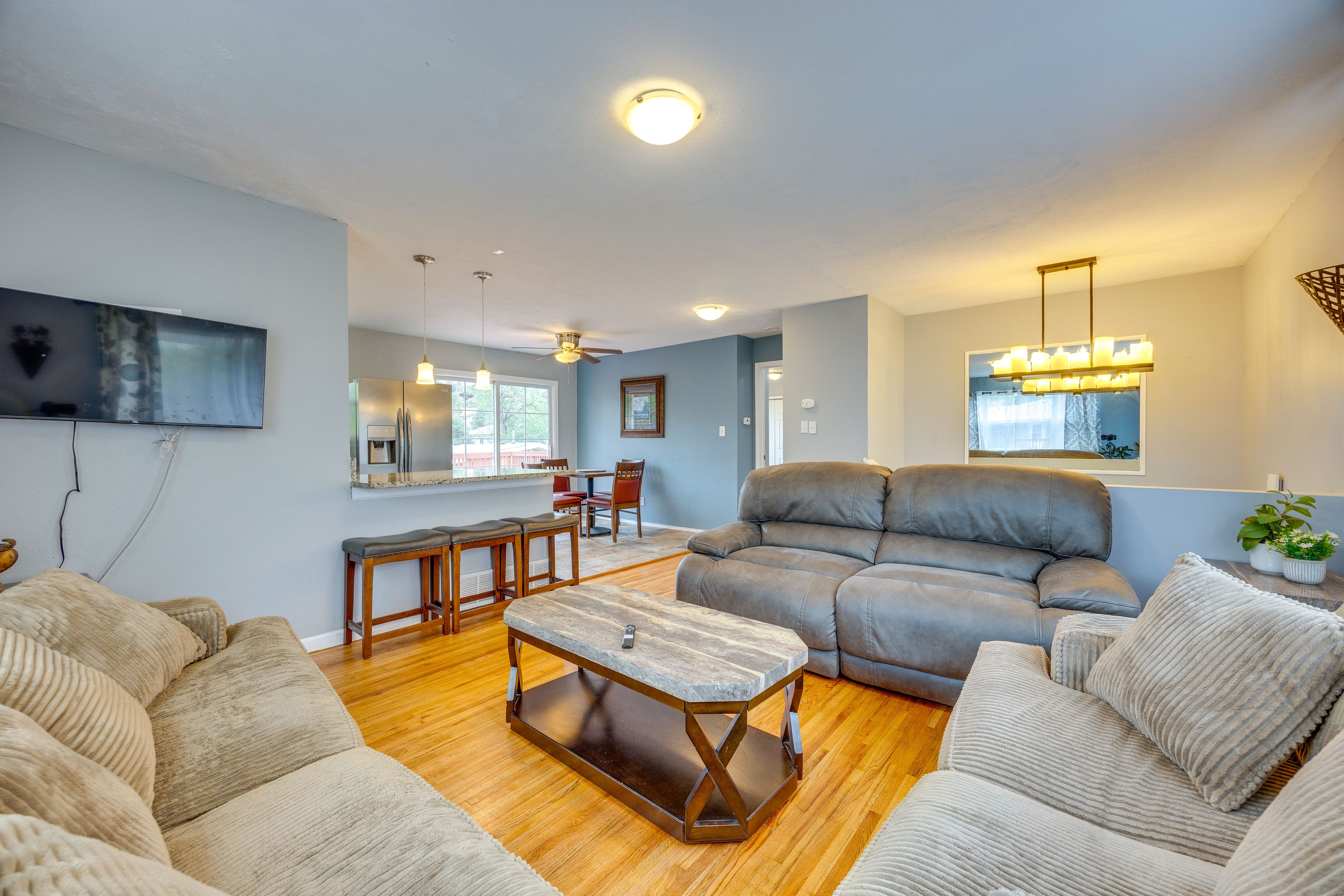 Living Room | Main Floor