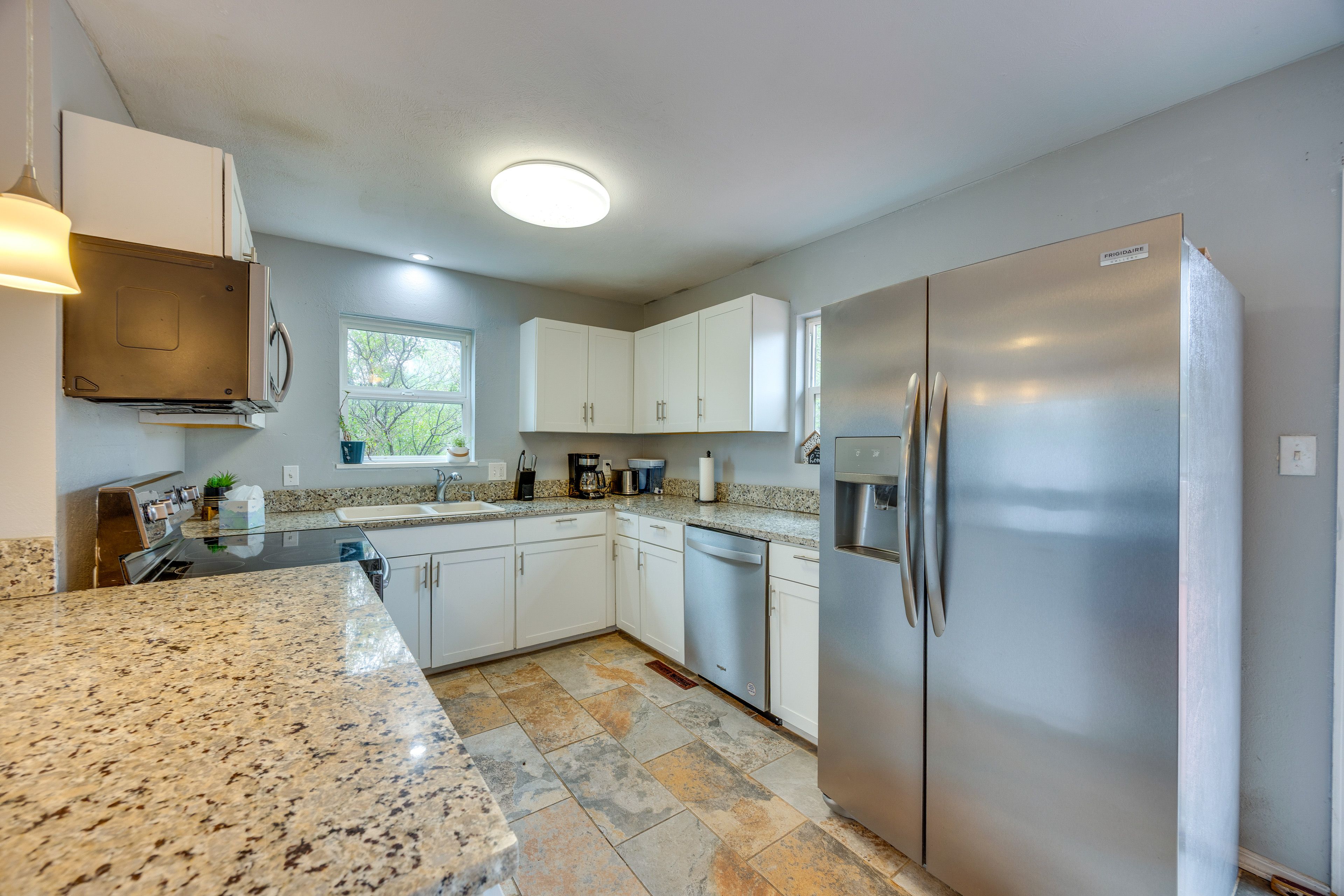 Kitchen | Main Floor