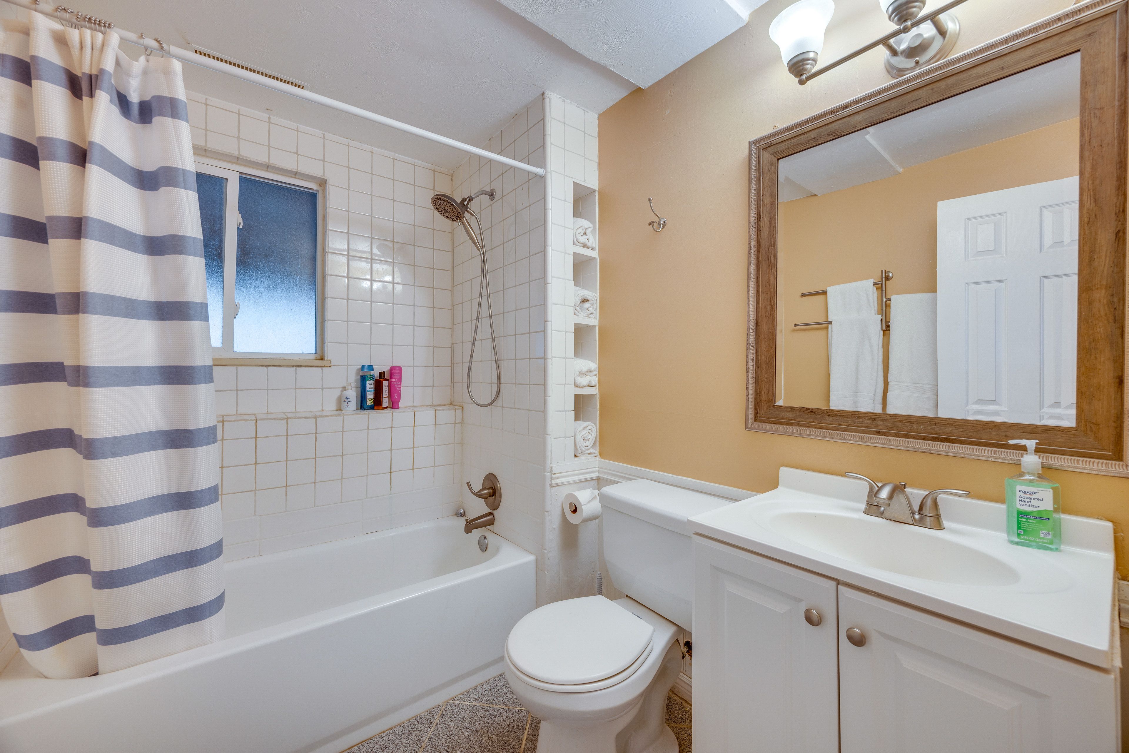 Bathroom | Lower Floor