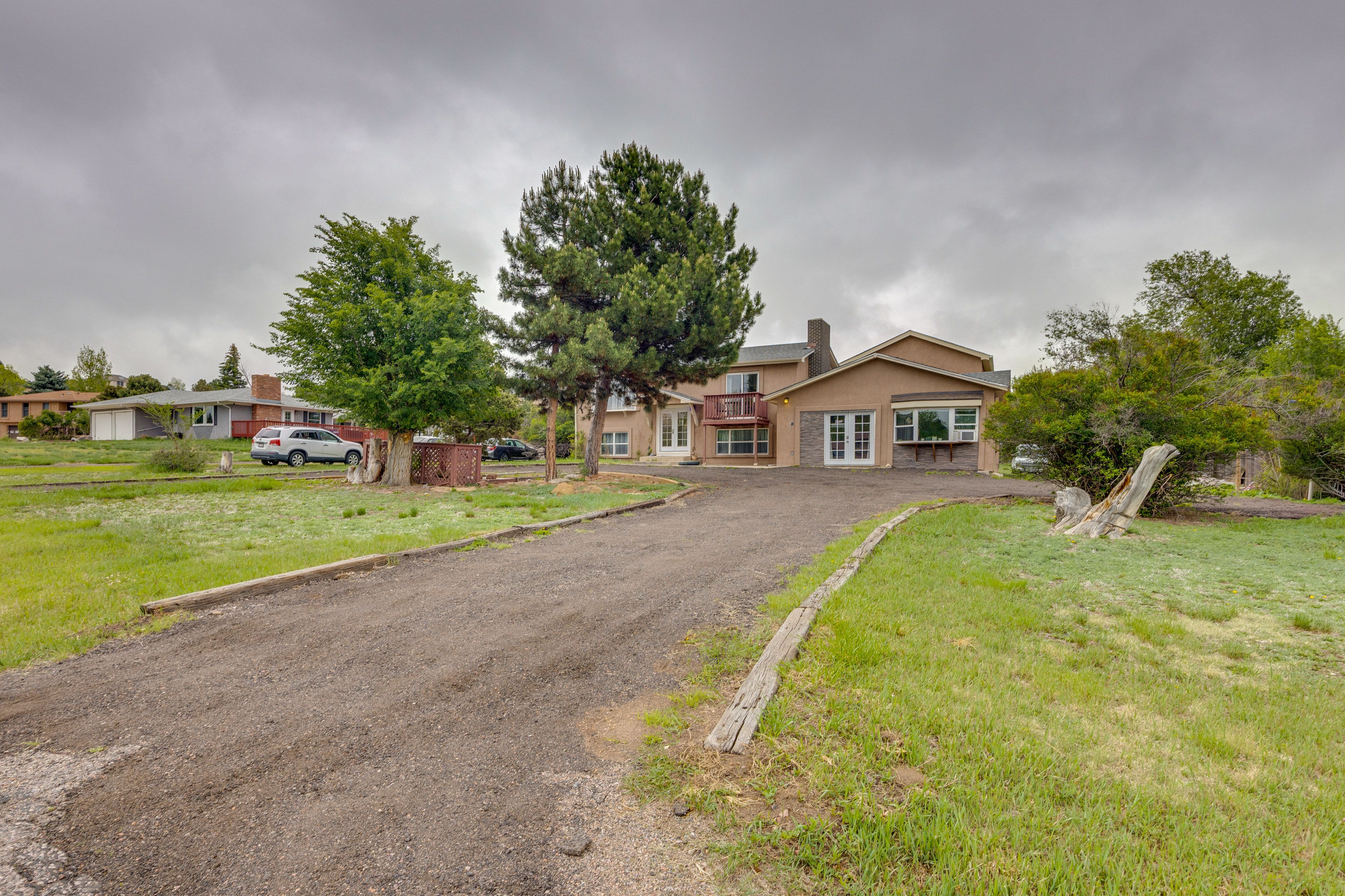 Parking | Shared Driveway (5 Vehicles) | Garage (2 Vehicles)