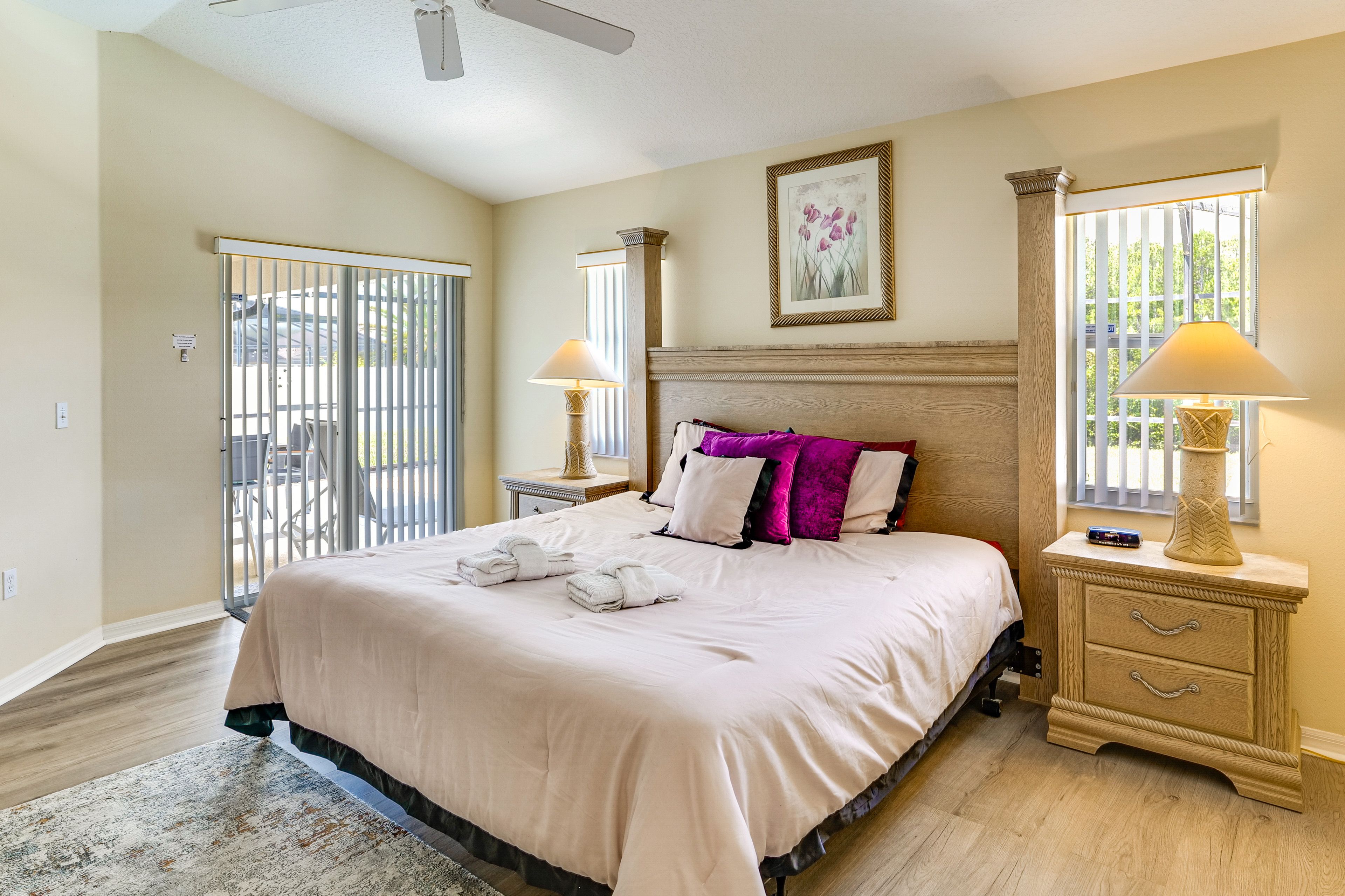 Bedroom 1 | King Bed