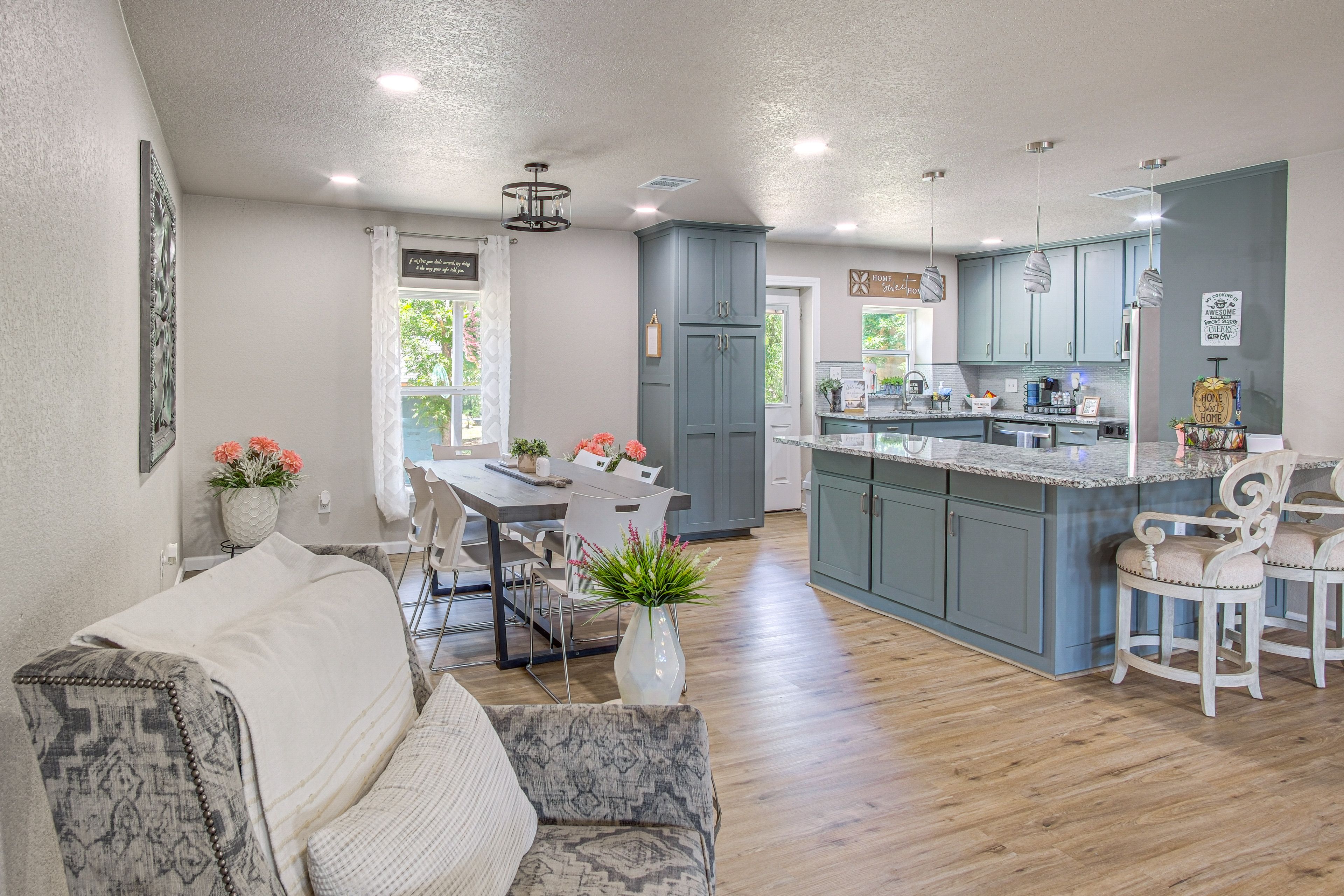 Kitchen & Dining Area | Single-Story Home