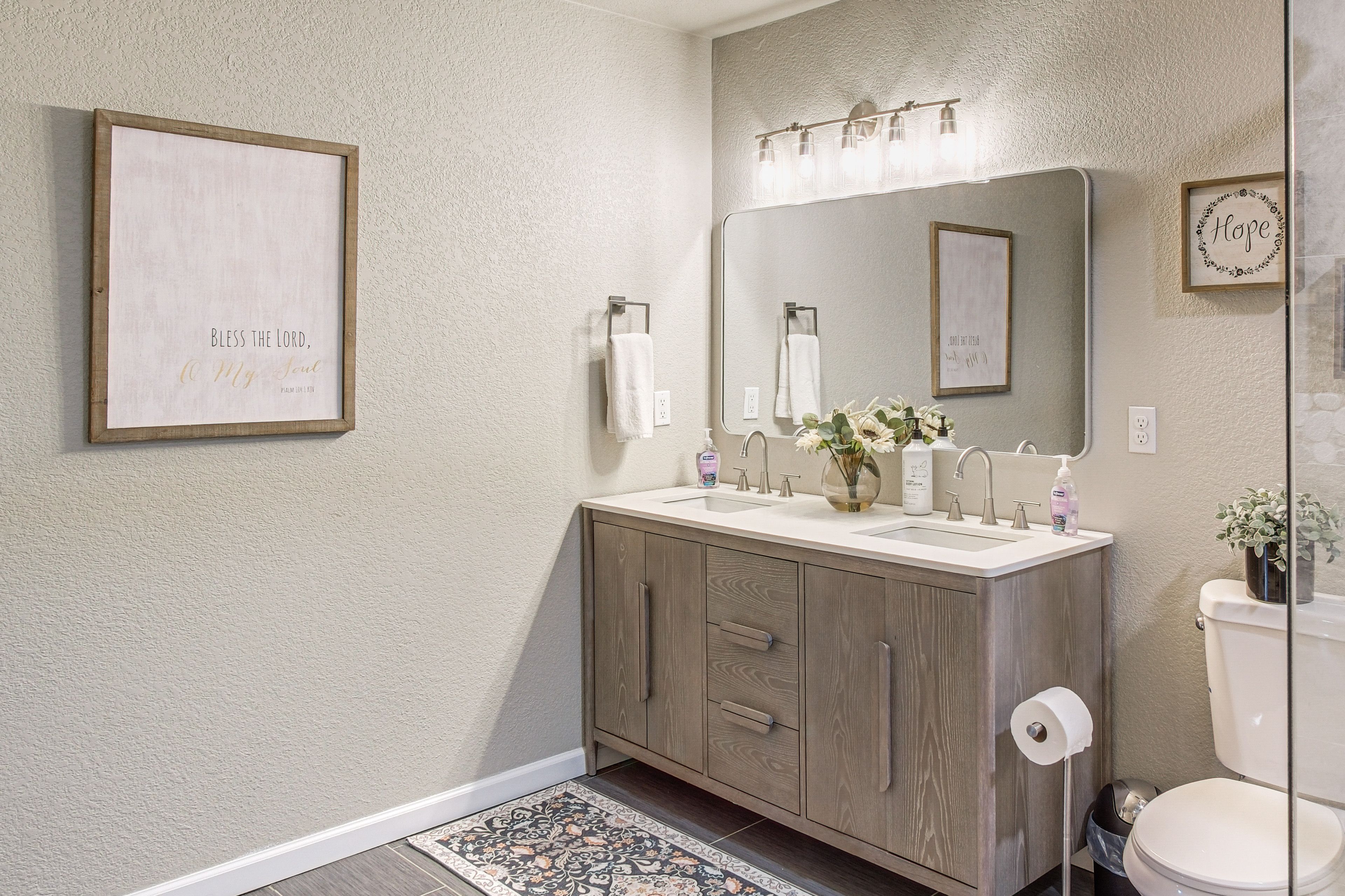 En-Suite Bathroom