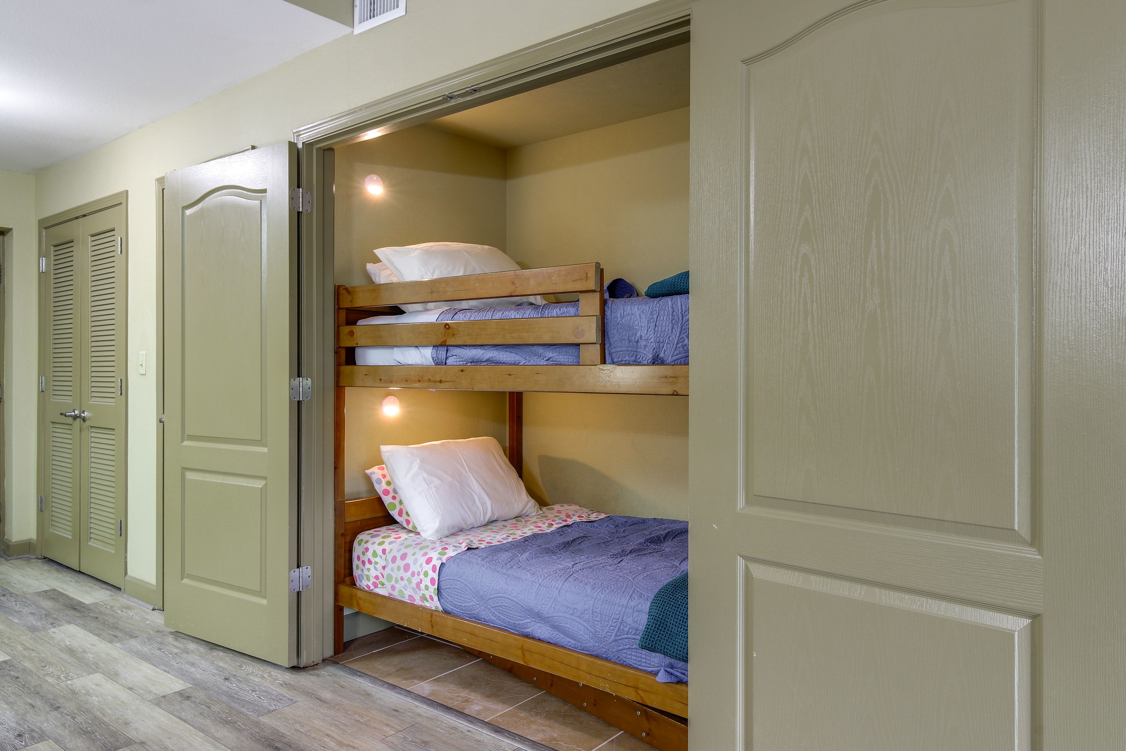 Sleeping Nook | Twin Bunk Bed