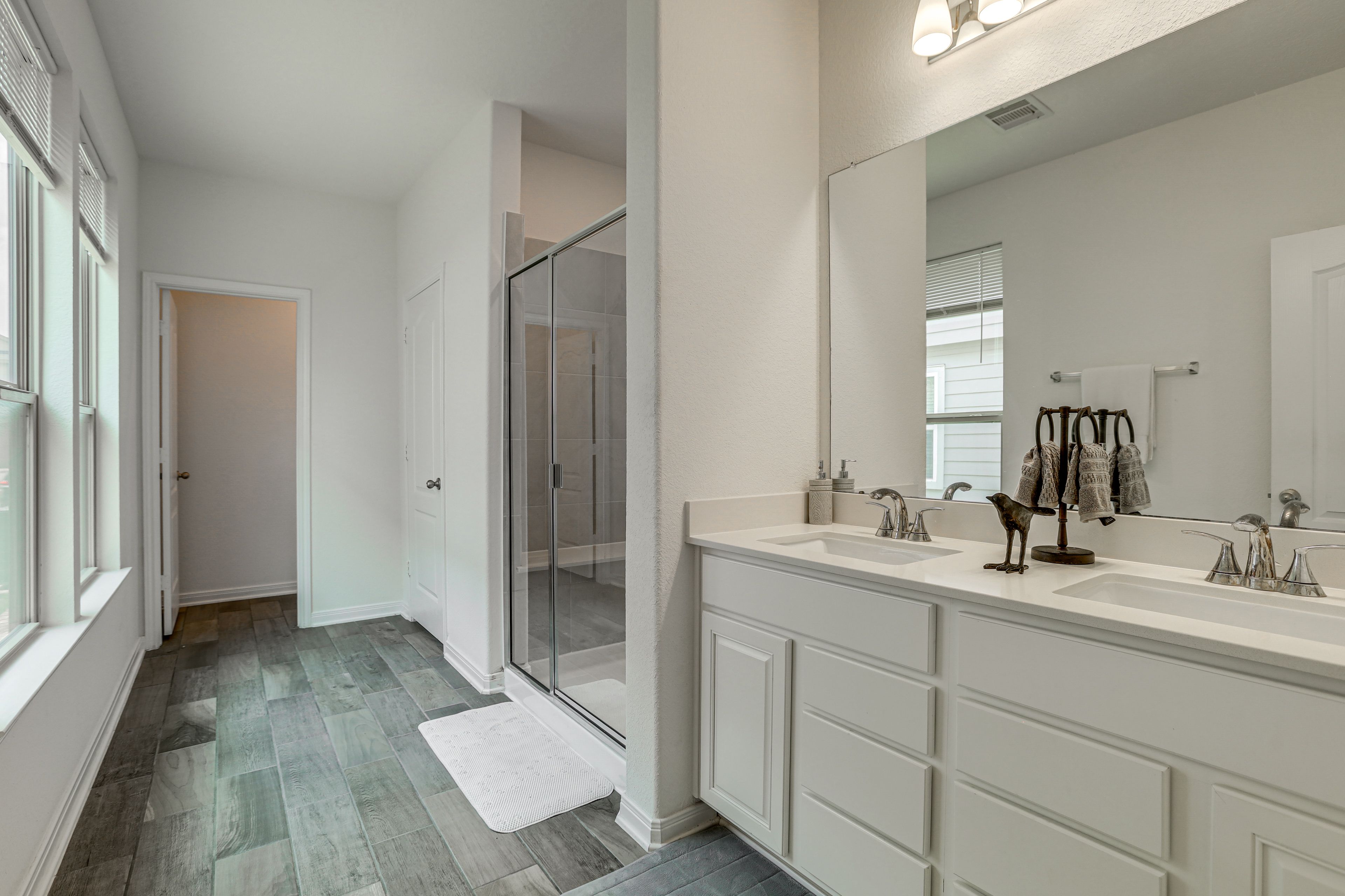 Full Bathroom | 1st Floor
