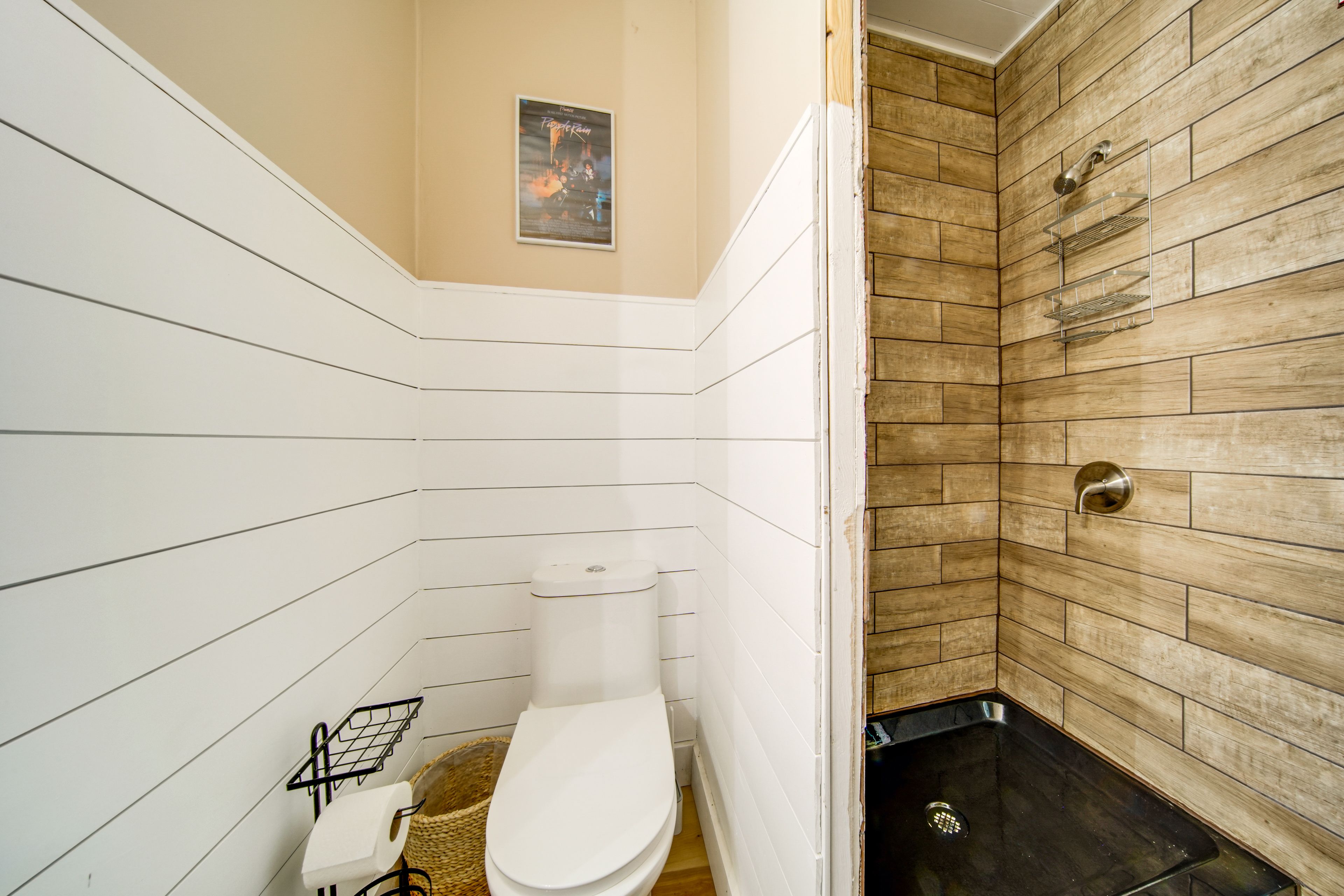 Full Bath | 1st Floor