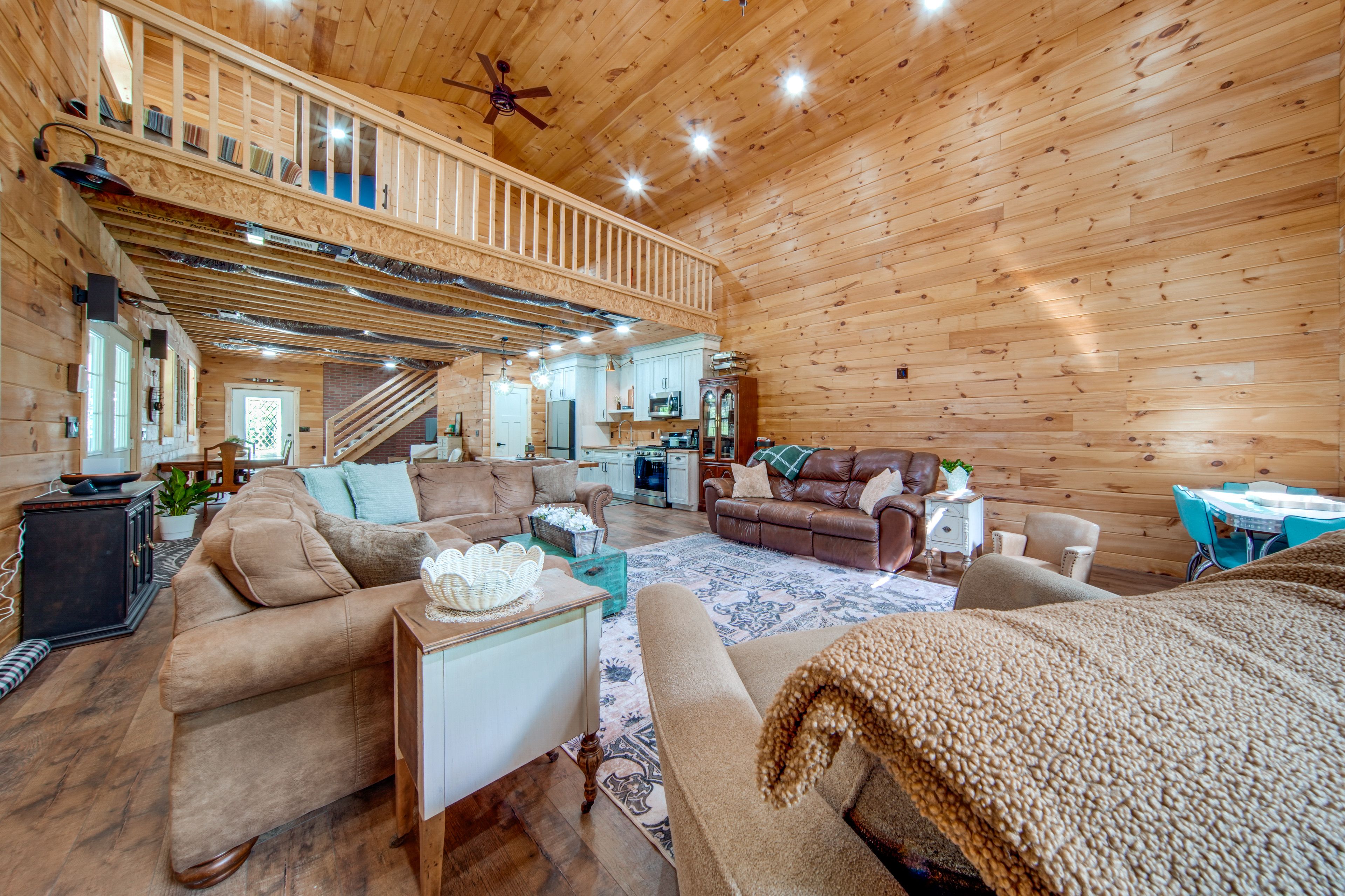 Hermitage Vacation Rental | 1BR + Den | 2BA | 1,600 Sq Ft
