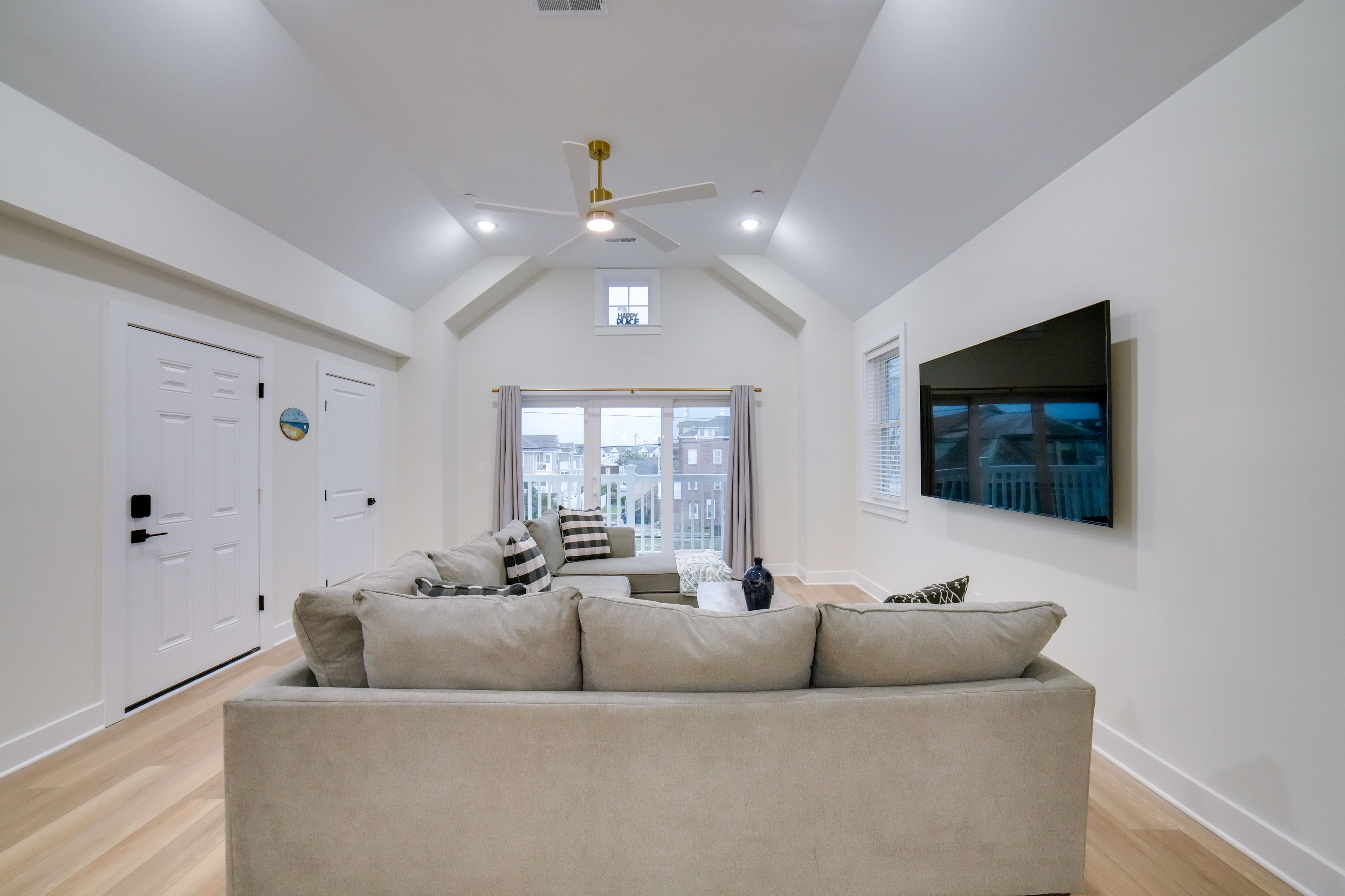 Living Room | Upper Level