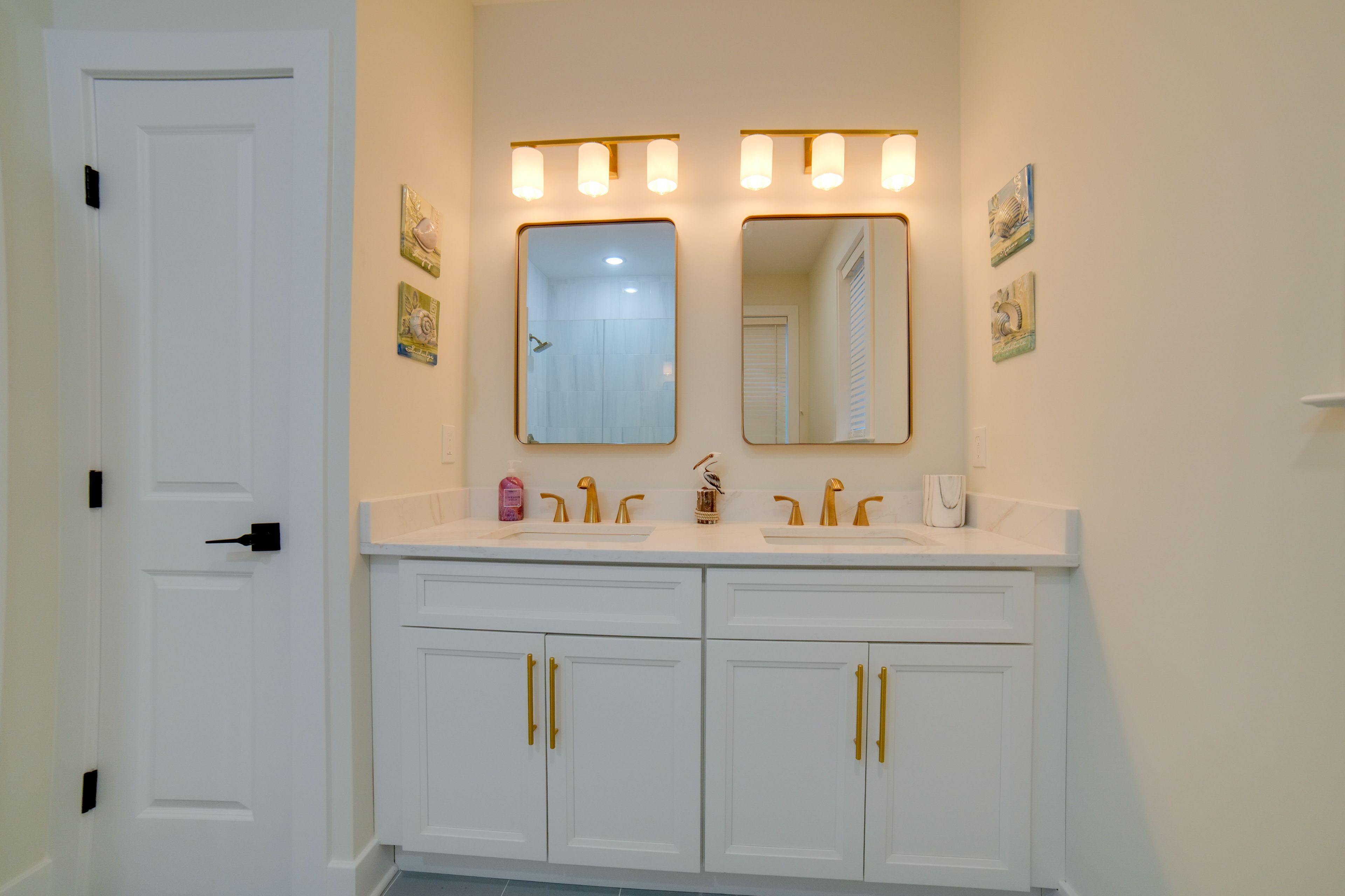 Full Bathroom | Upper Level