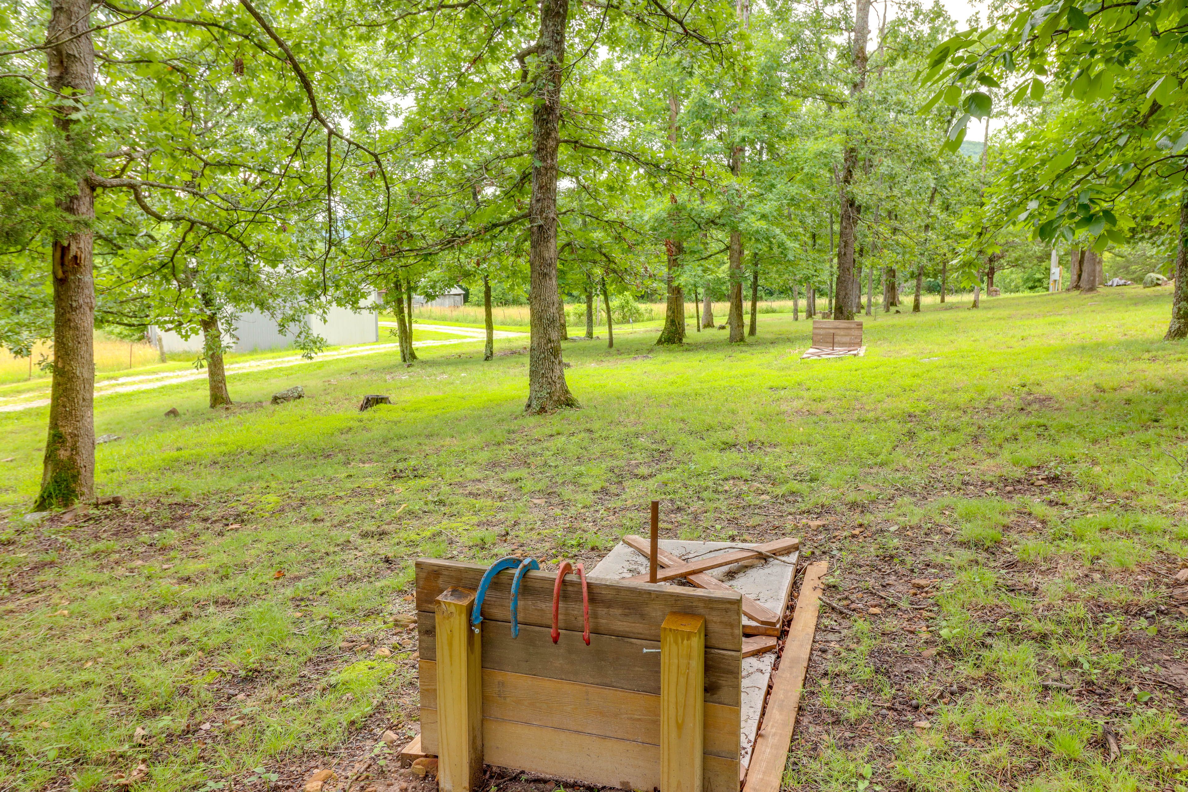 Spacious Yard | Fire Pit | Horseshoes