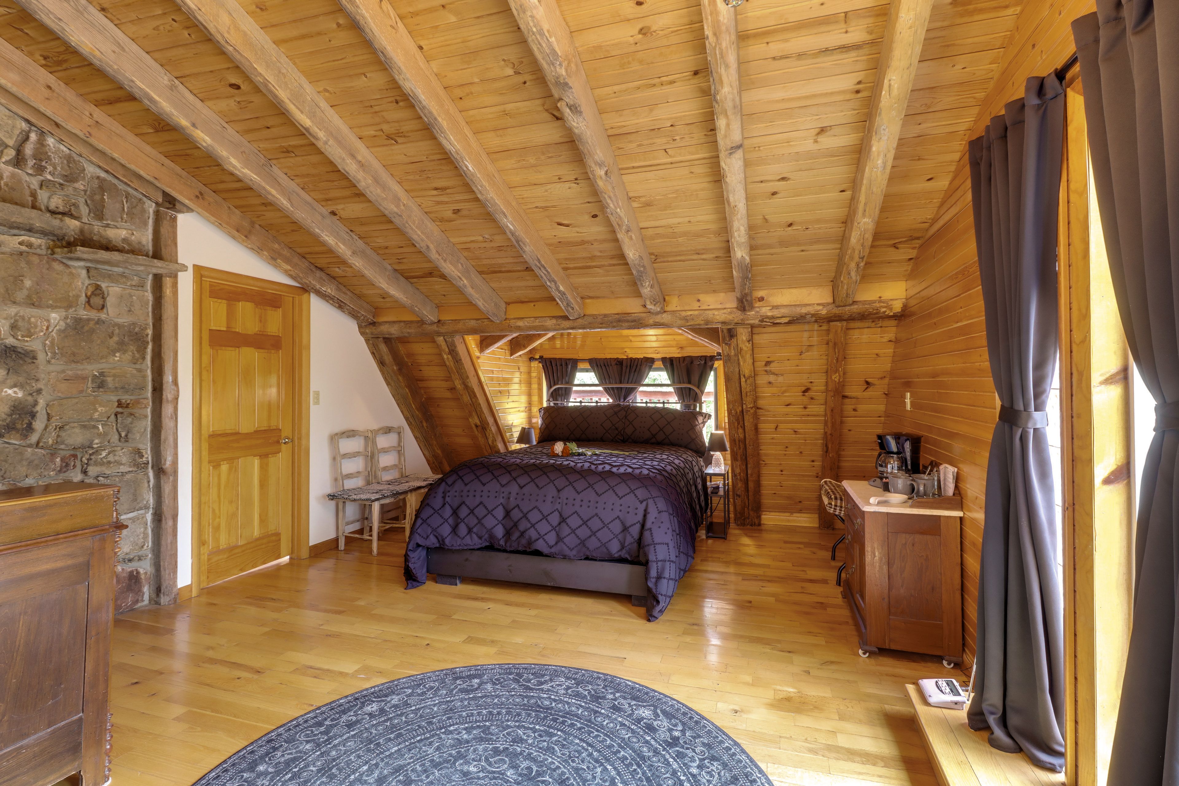Bedroom 1 | Queen Bed | Smart TV | Rooftop Deck Access | 3rd Floor