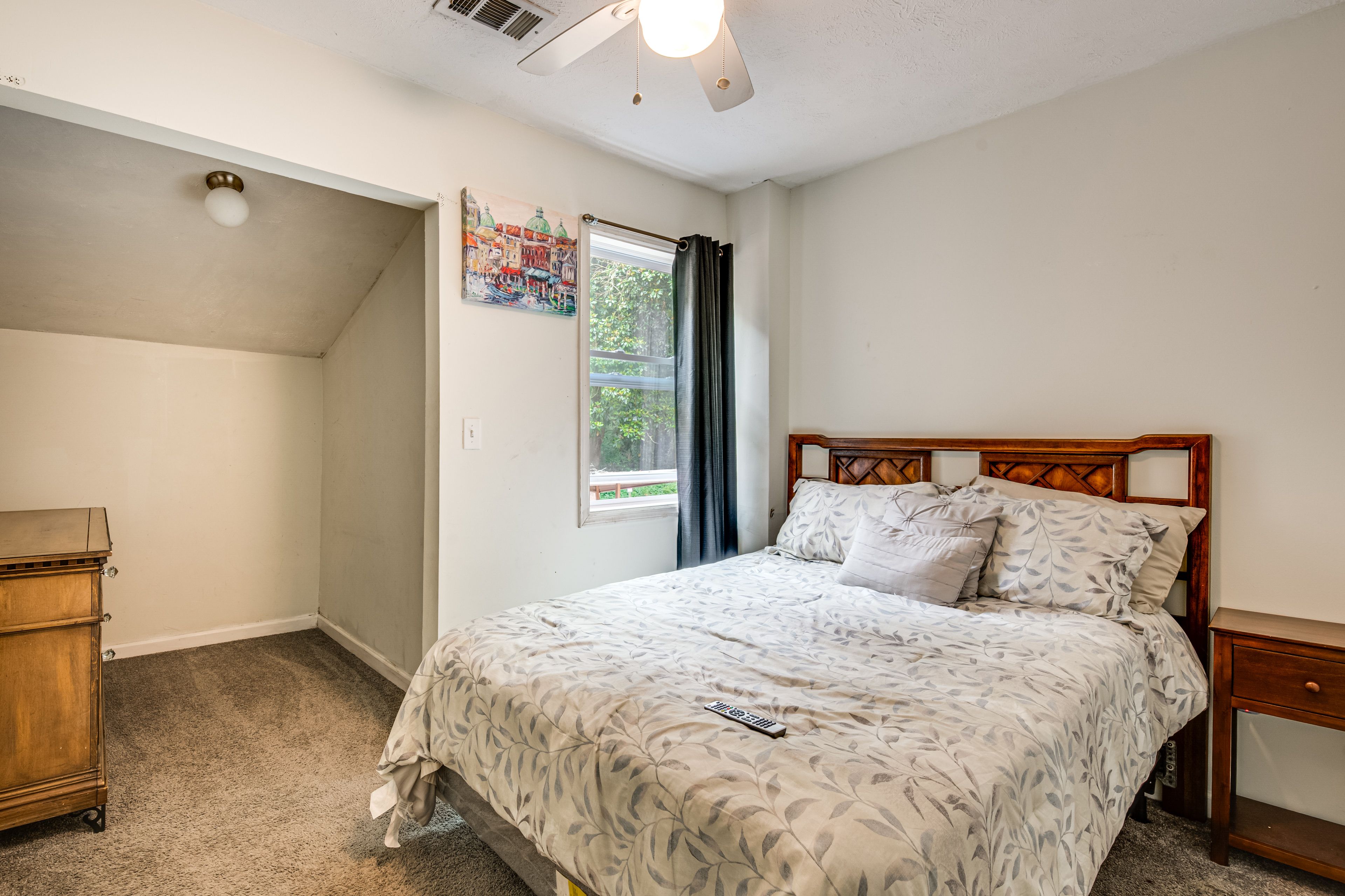 Bedroom 3 | 2nd Floor | Queen Bed