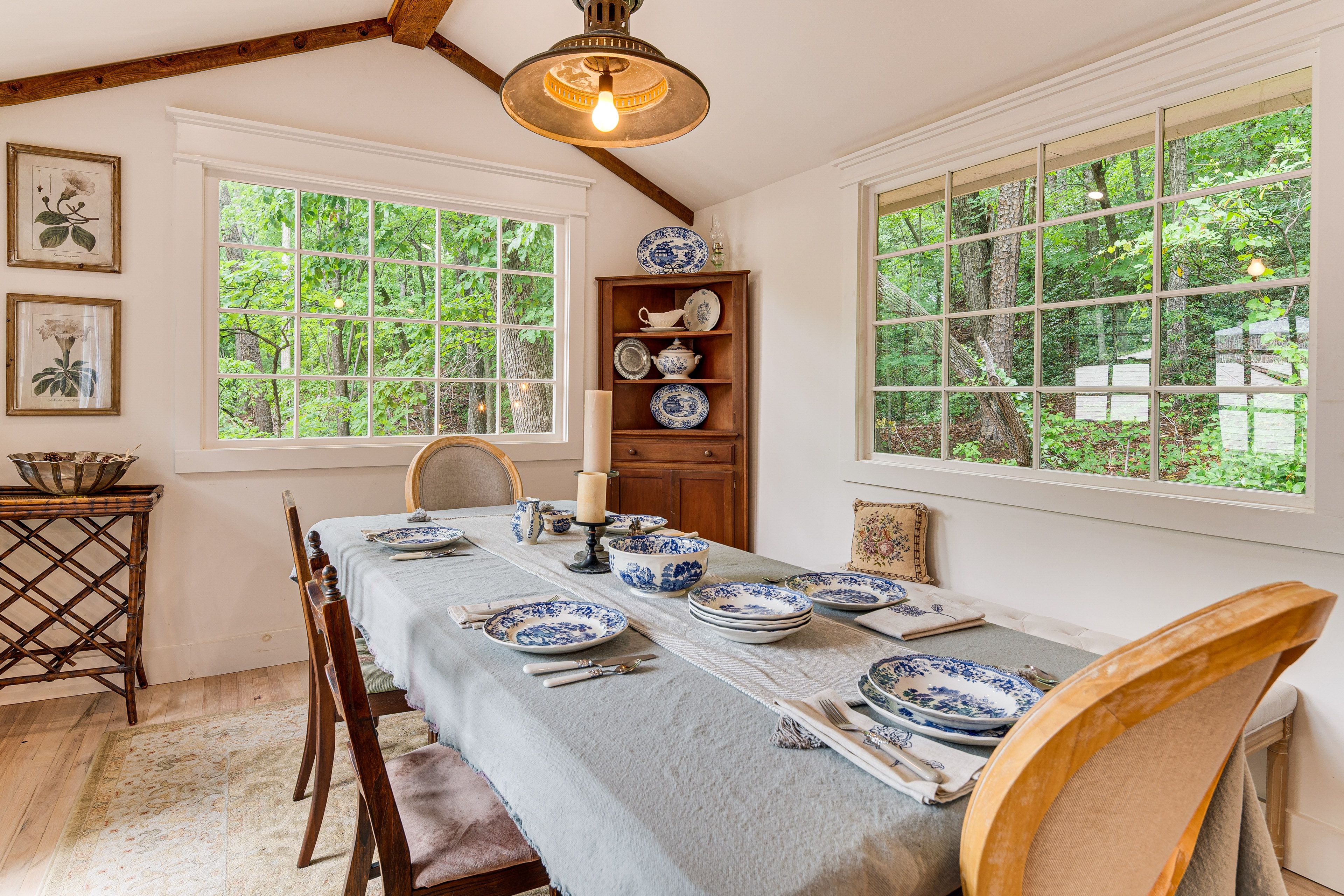 Dining Table | Dishware/Flatware