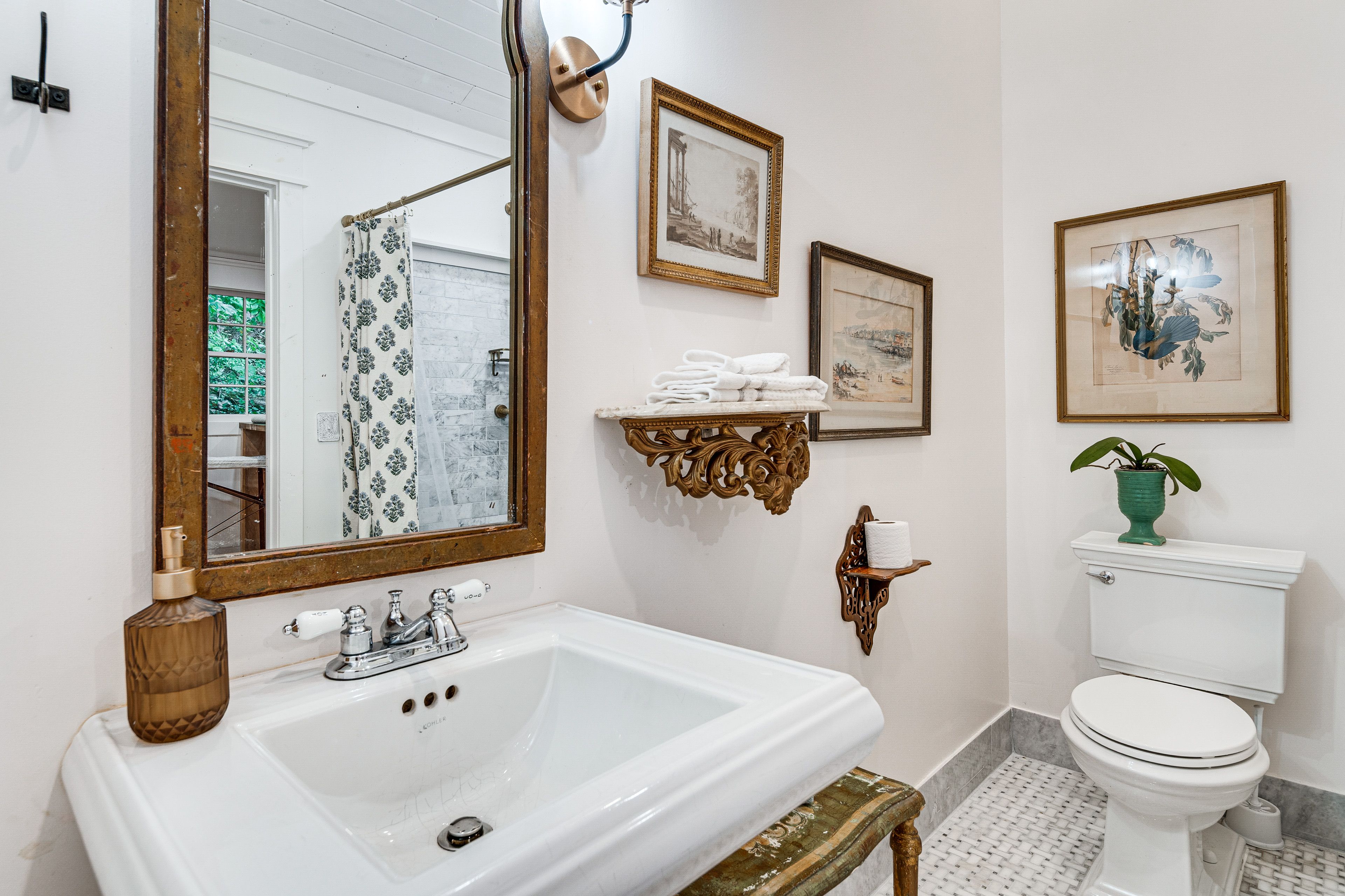 Full Bathroom