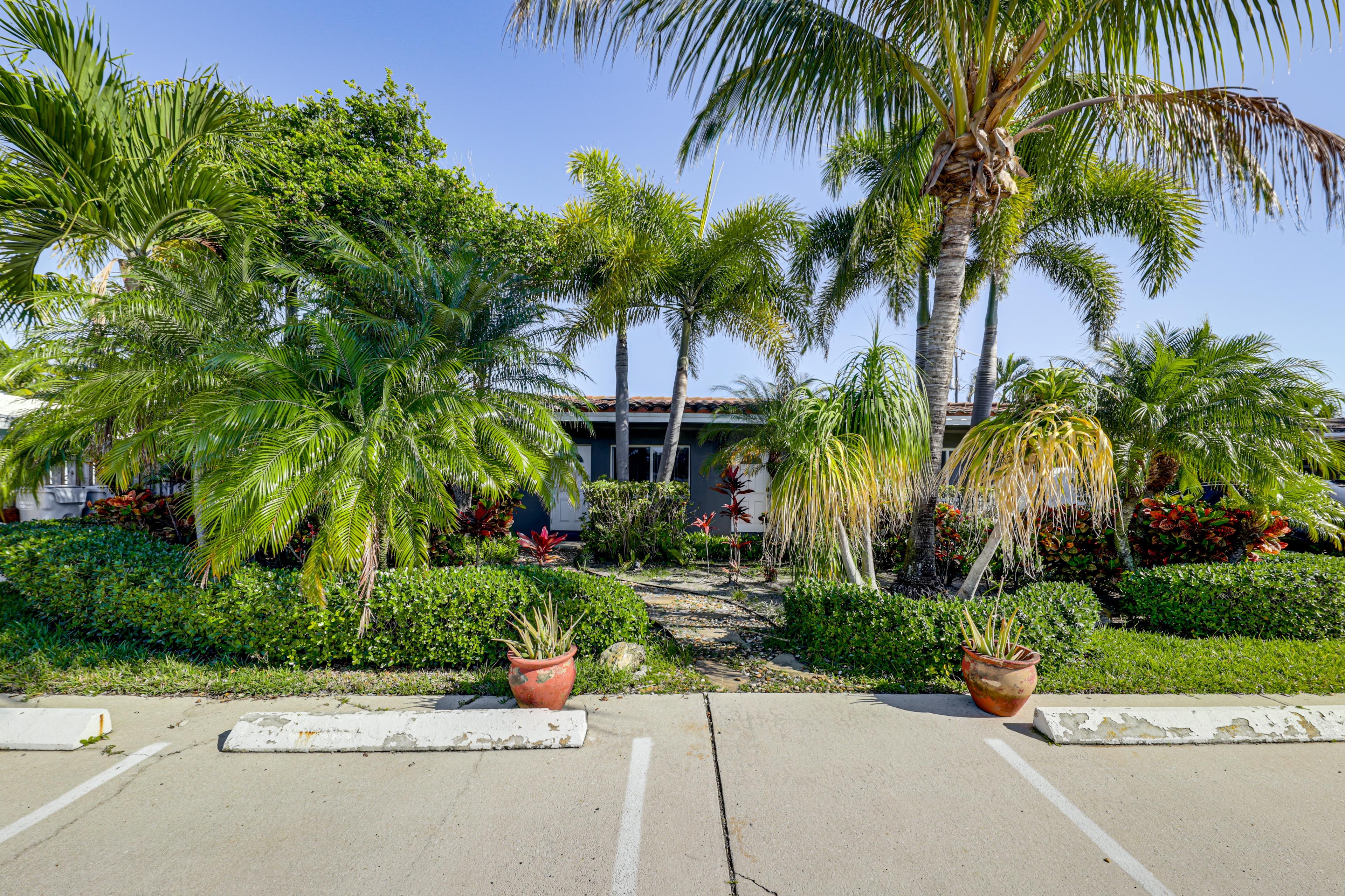 Parking | Driveway (4 Vehicles)
