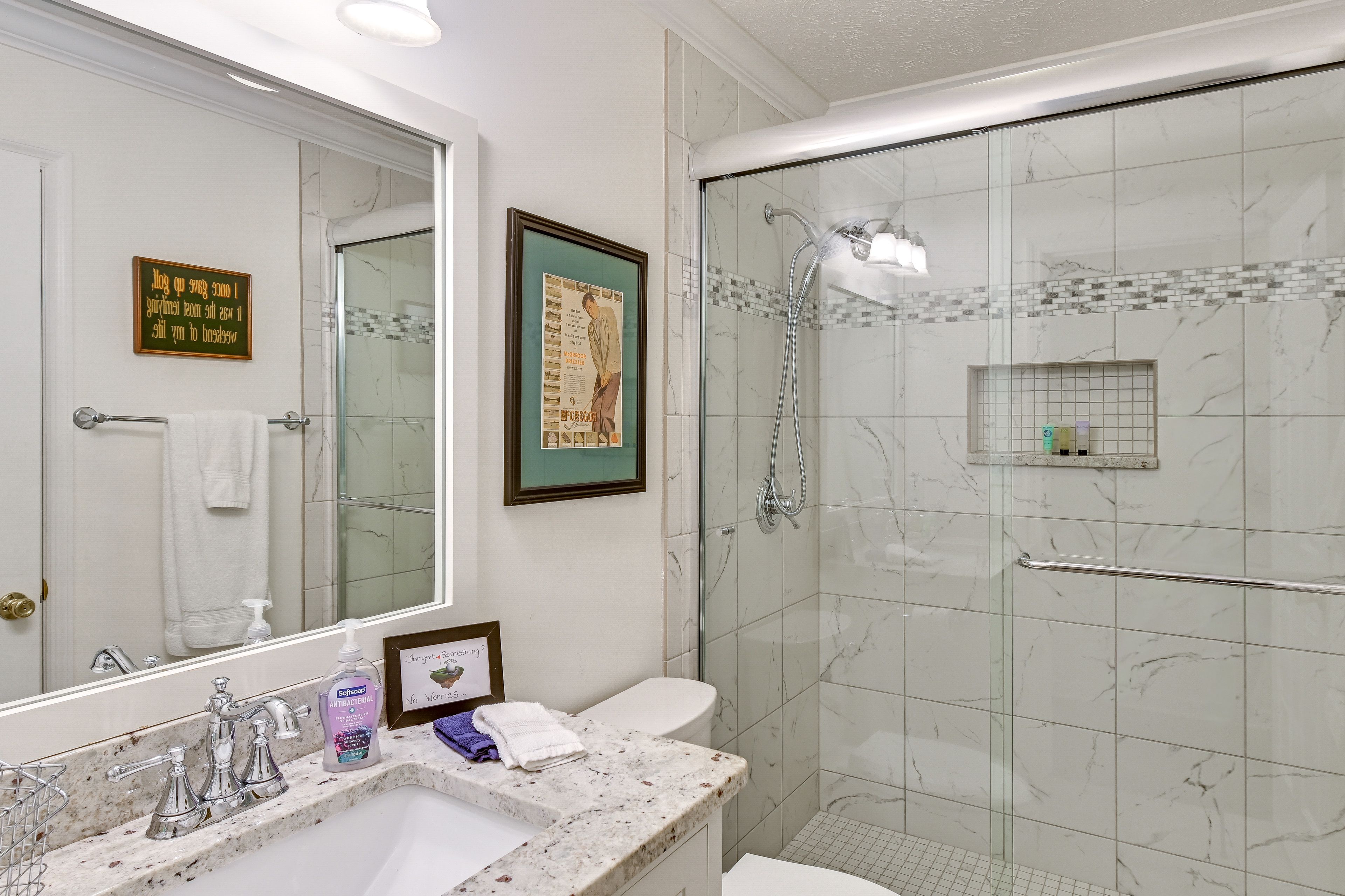Full Bathroom | 1st Floor