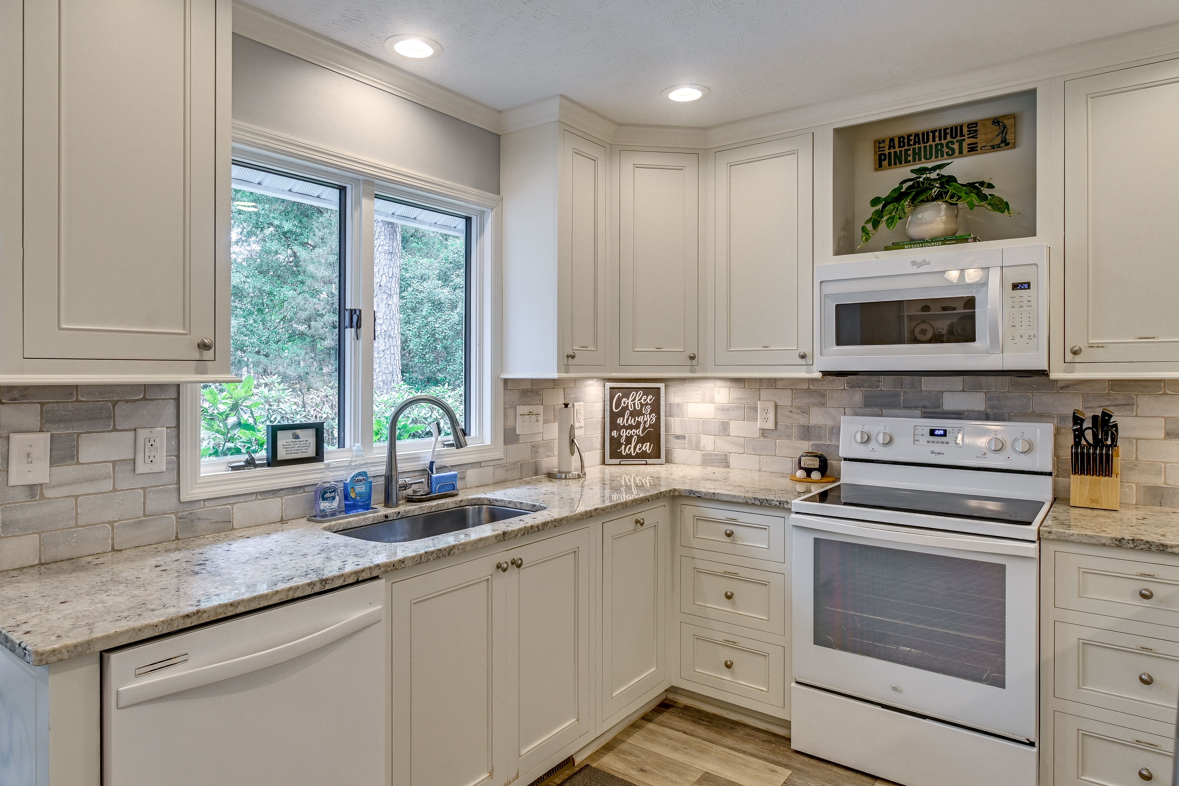 Kitchen | 1st Floor