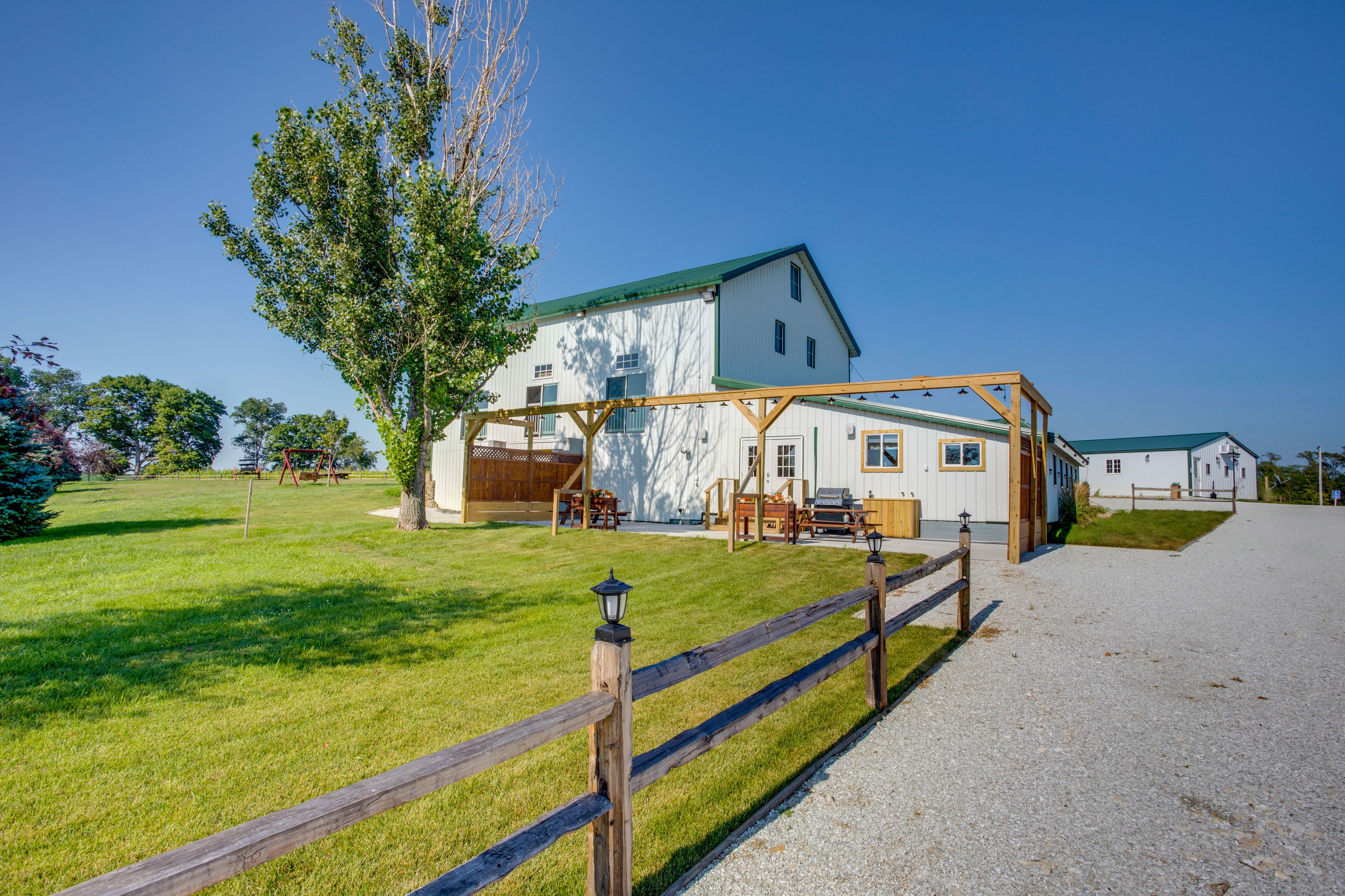 Monmouth Vacation Rental | 1BR | 1BA | 1,400 Sq Ft