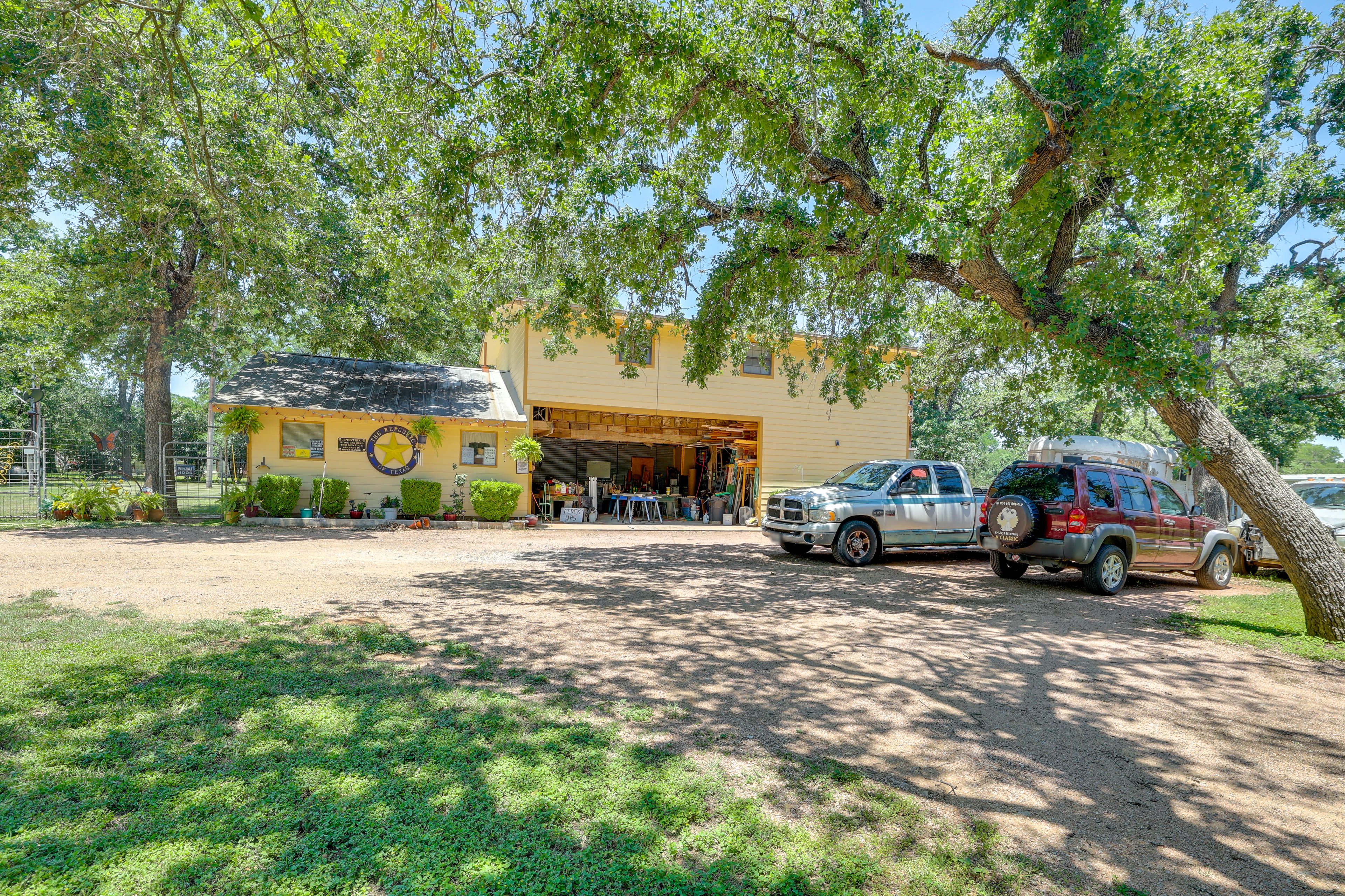 Parking | Shared Driveway (1 Vehicle)