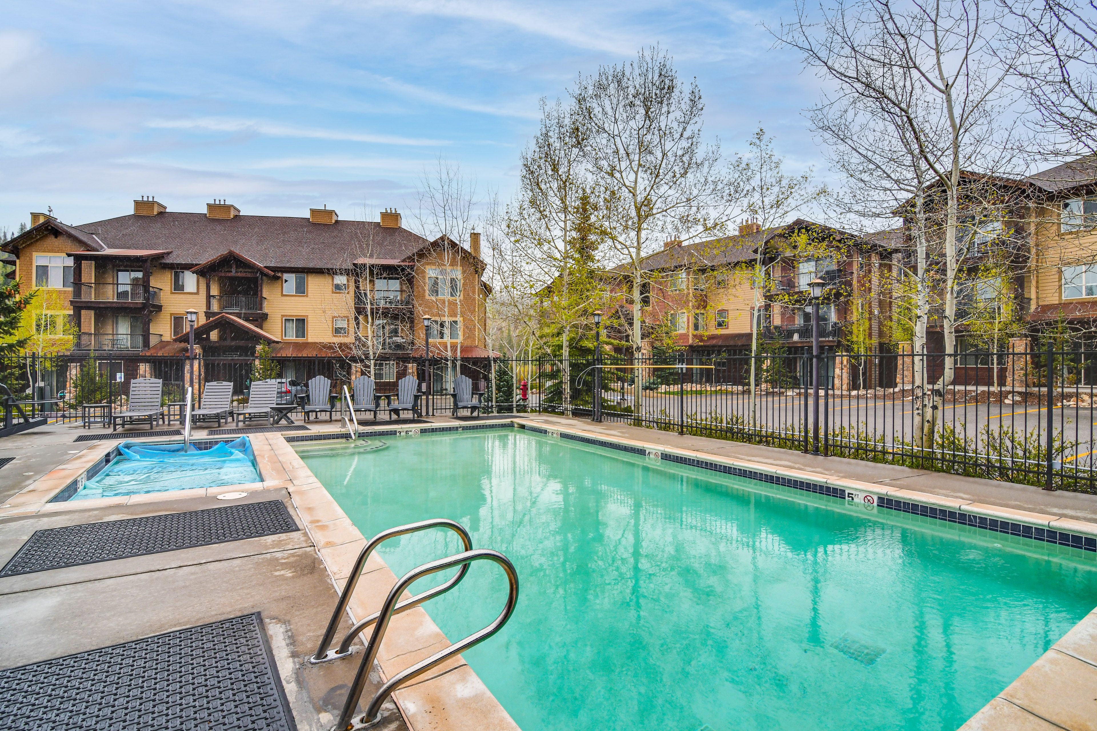 Trailhead Condos | Community Amenities