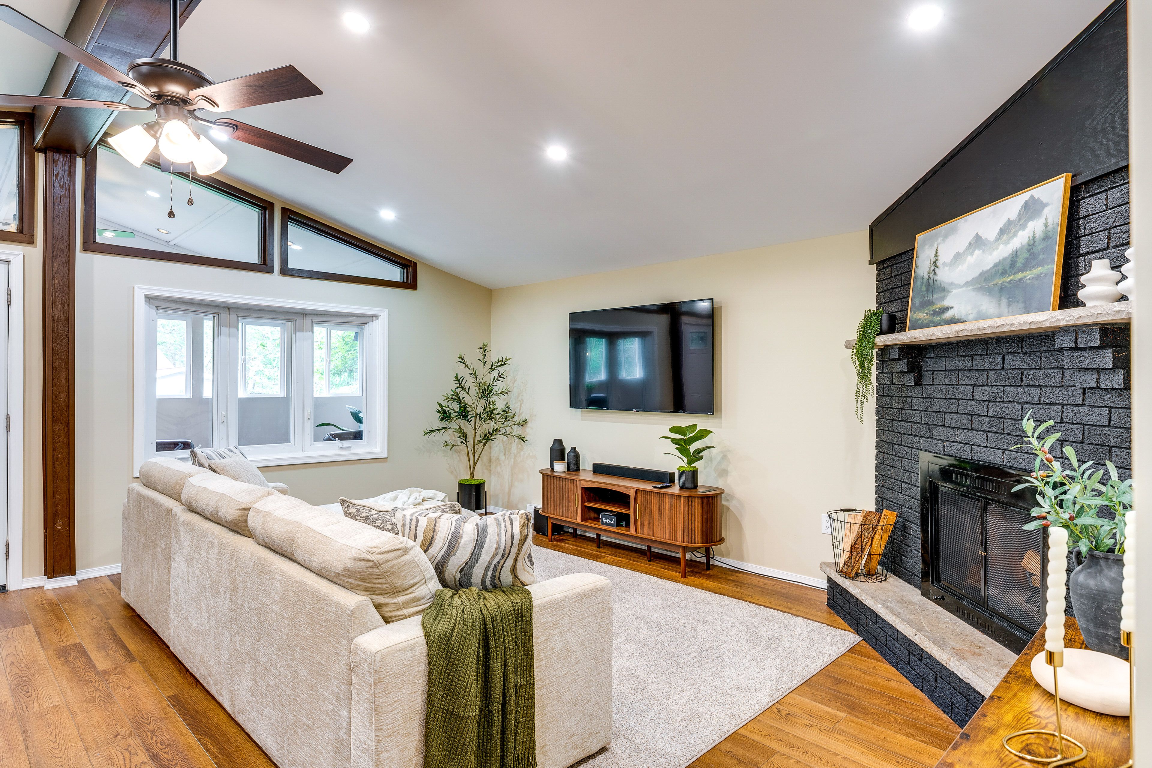 Living Room | Full Sleeper Sofa