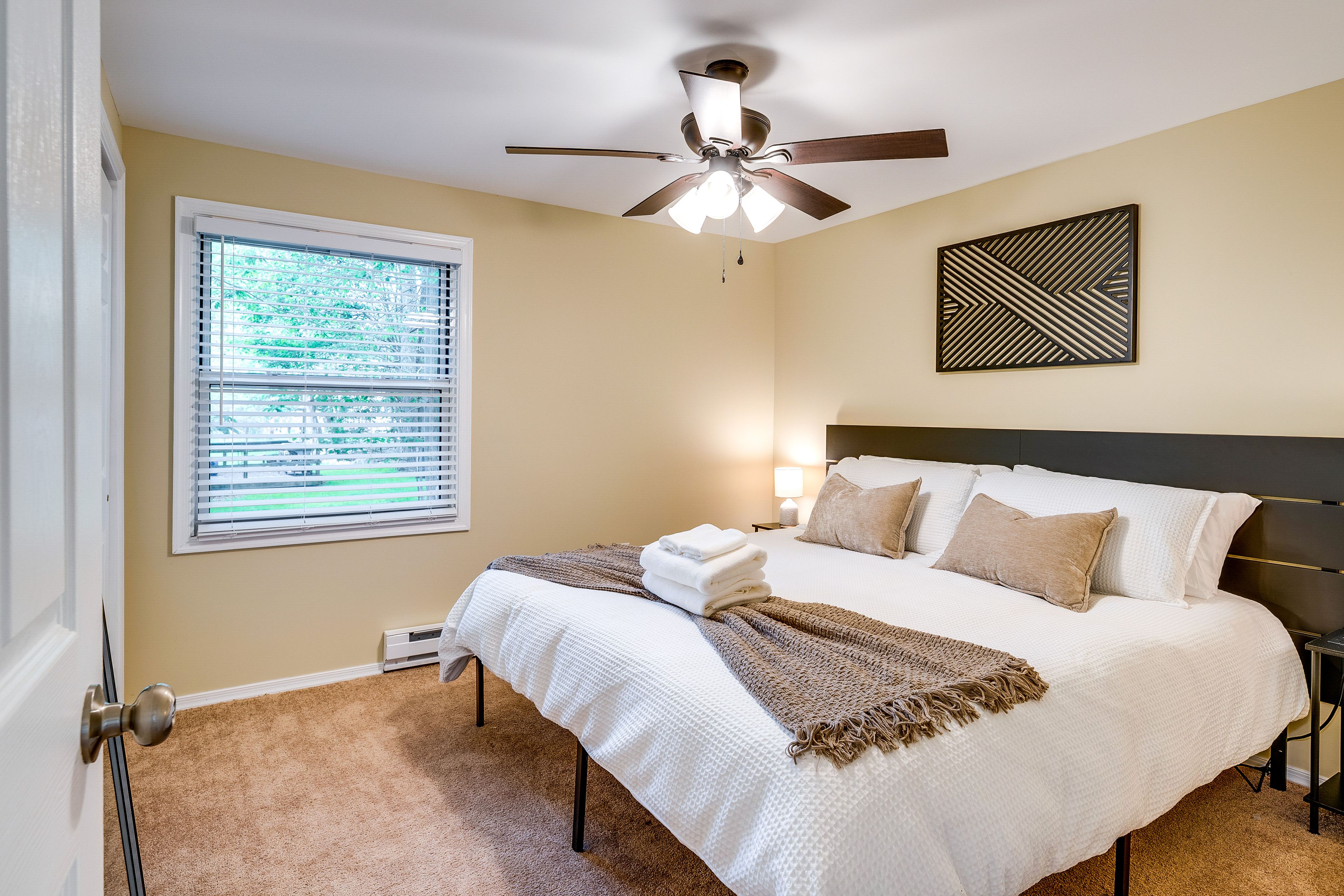 Bedroom 1 | King Bed