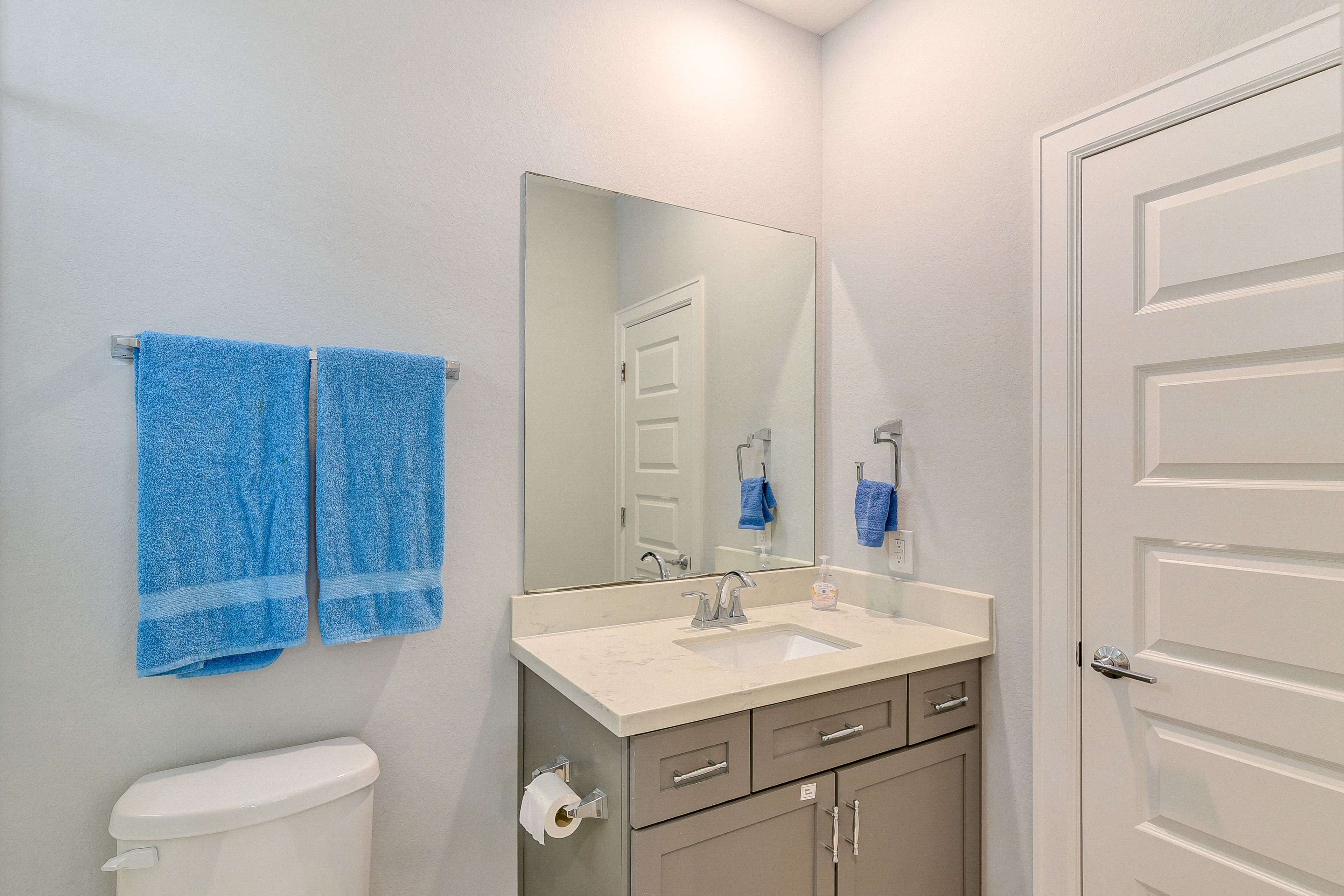 Full Bathroom | 1st Floor