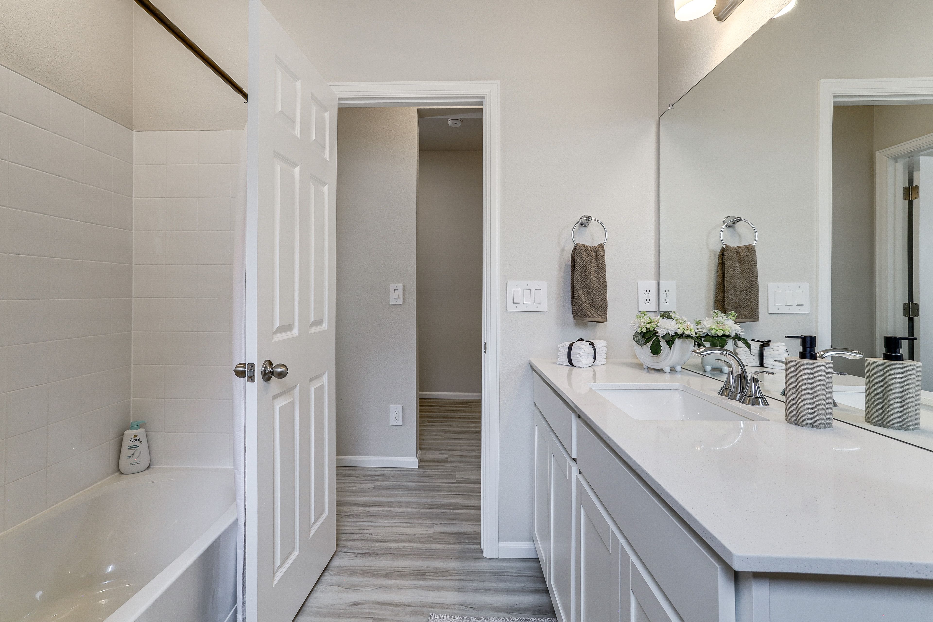 Full Bathroom | Towels & Linens Provided