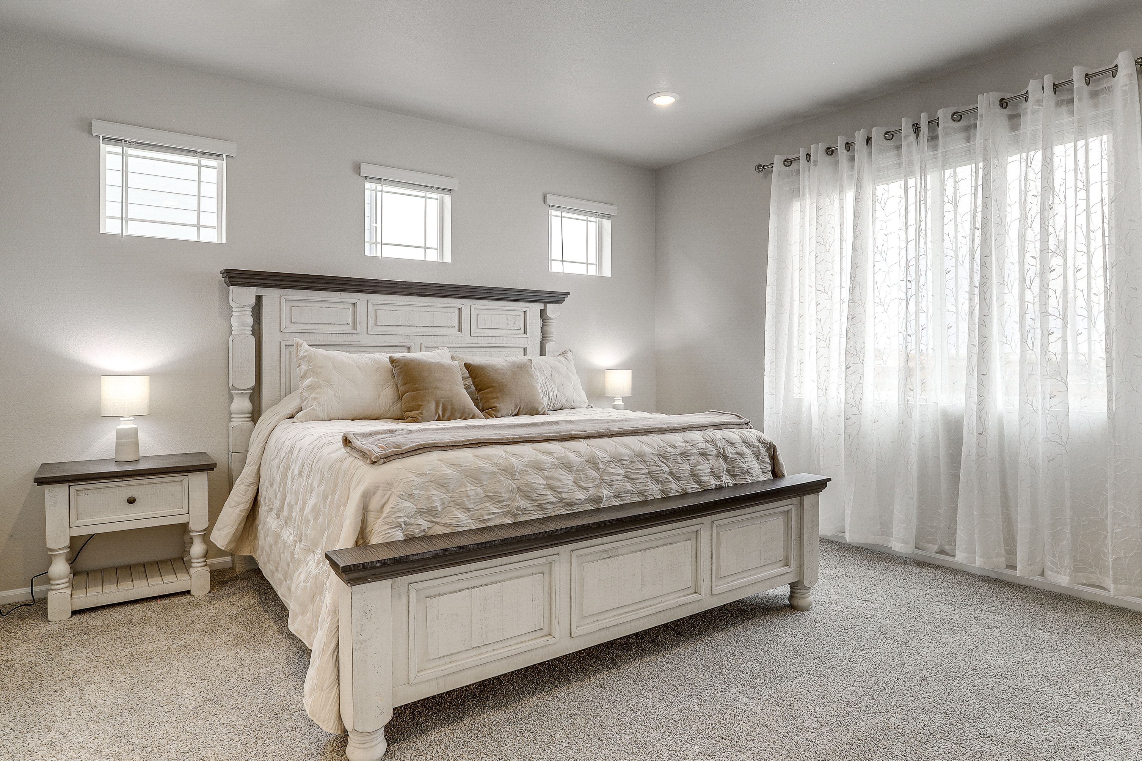Bedroom 1 | King Bed | En-Suite Bathroom