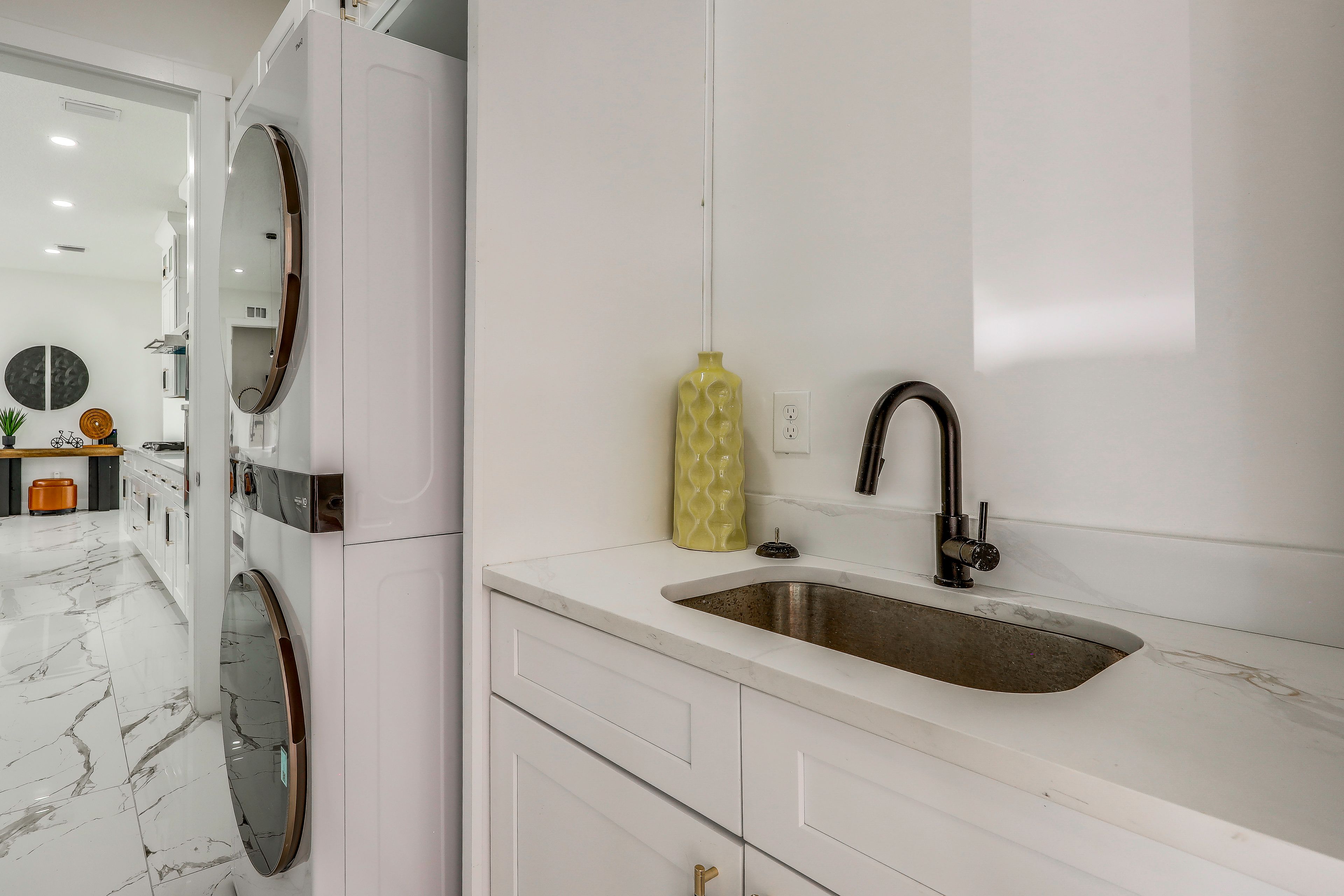 Half Bathroom | 1st Floor