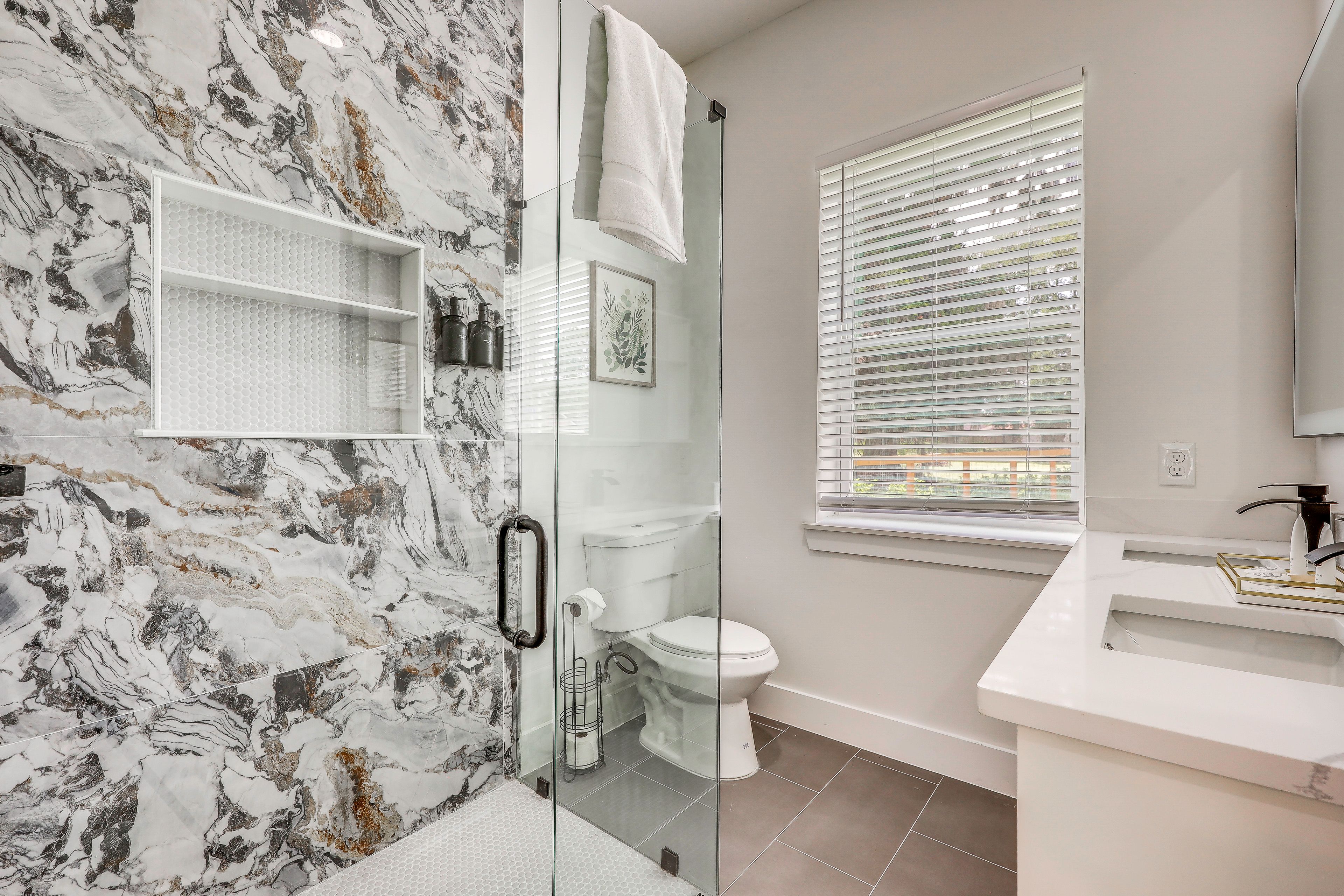 Full Bathroom | 1st Floor