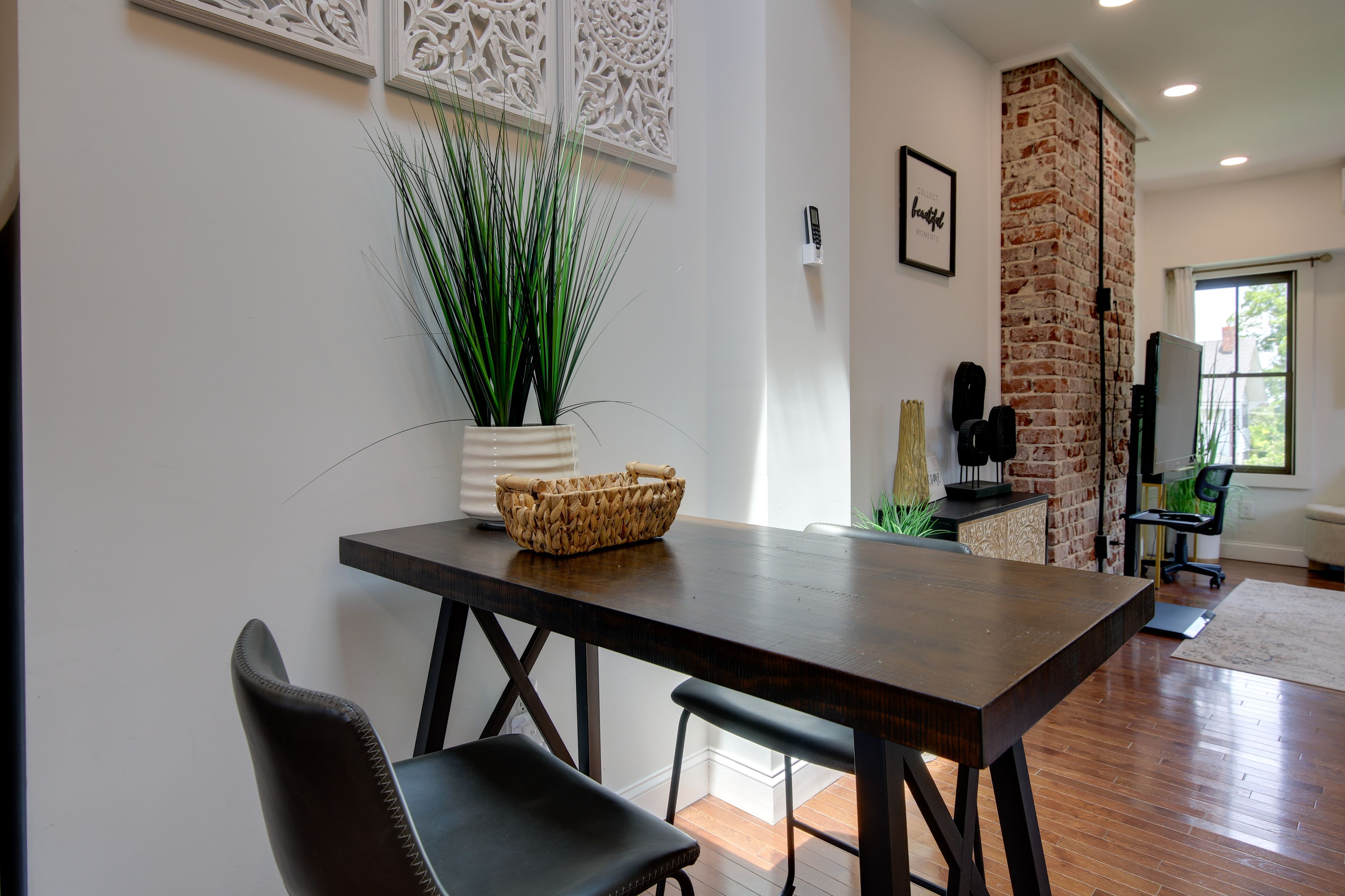 Dining Area | Dishware & Flatware