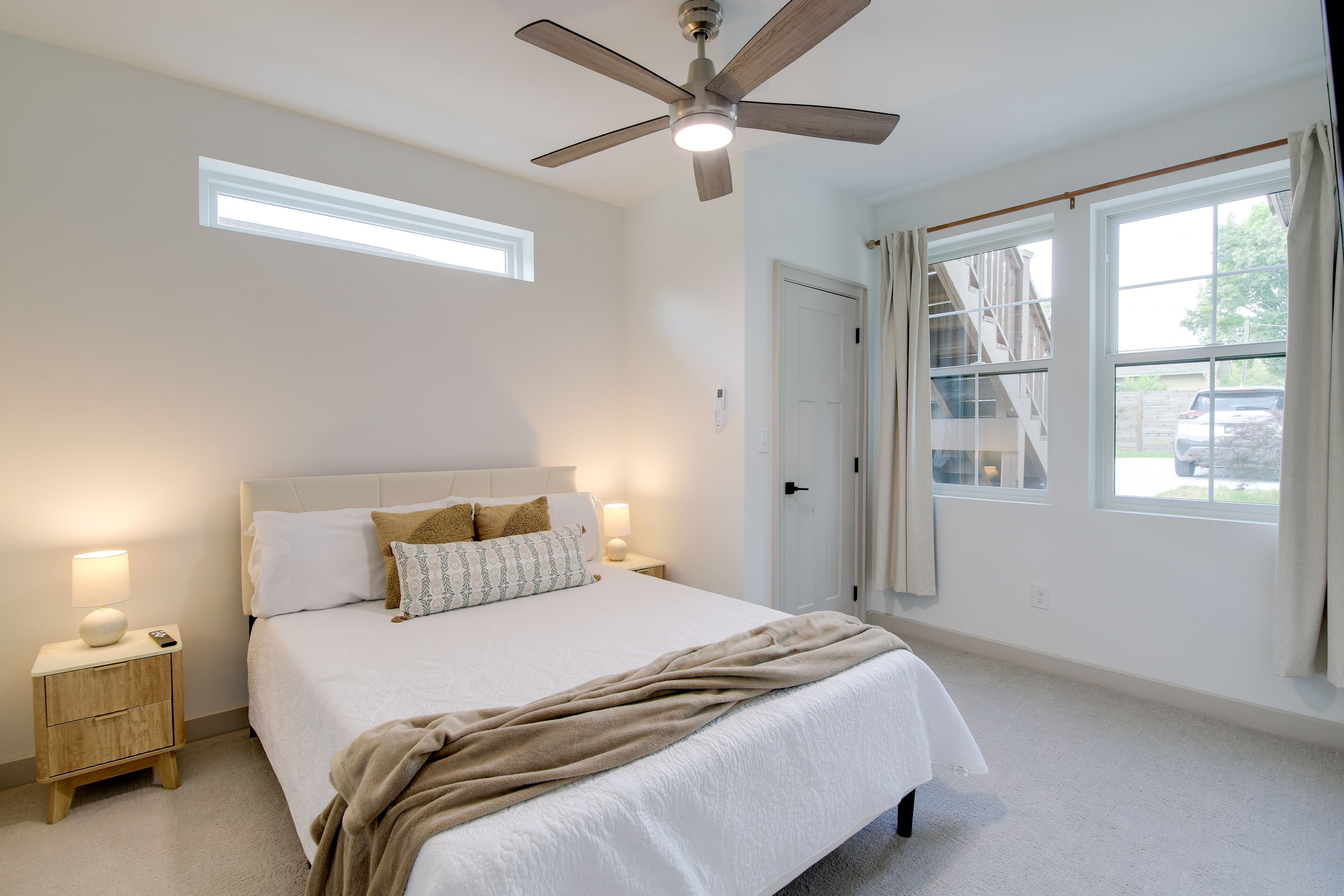 Bedroom | Queen Bed