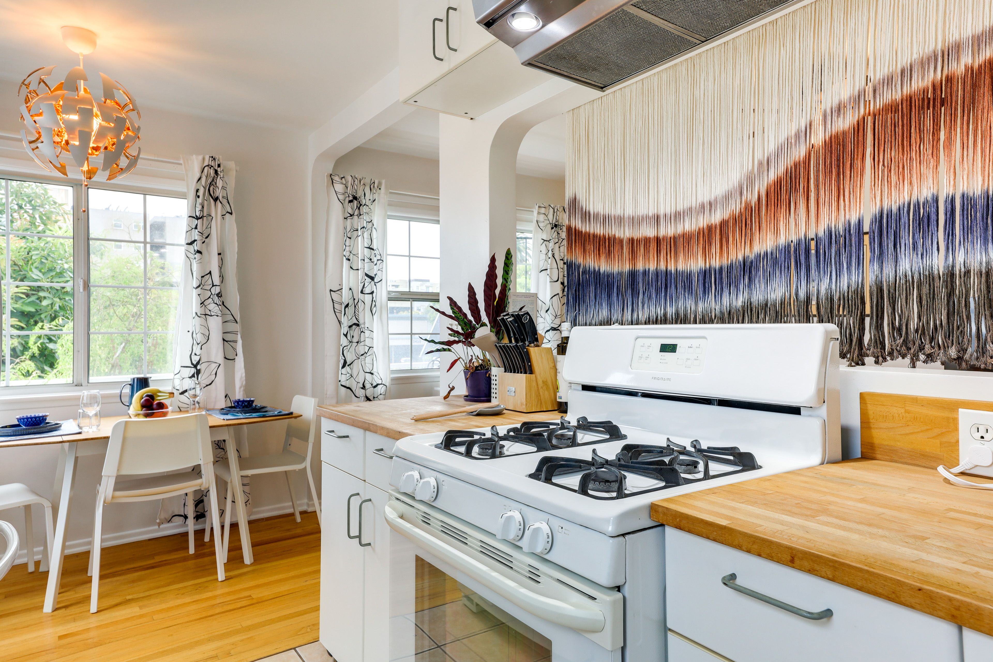 Kitchen | Dining Area