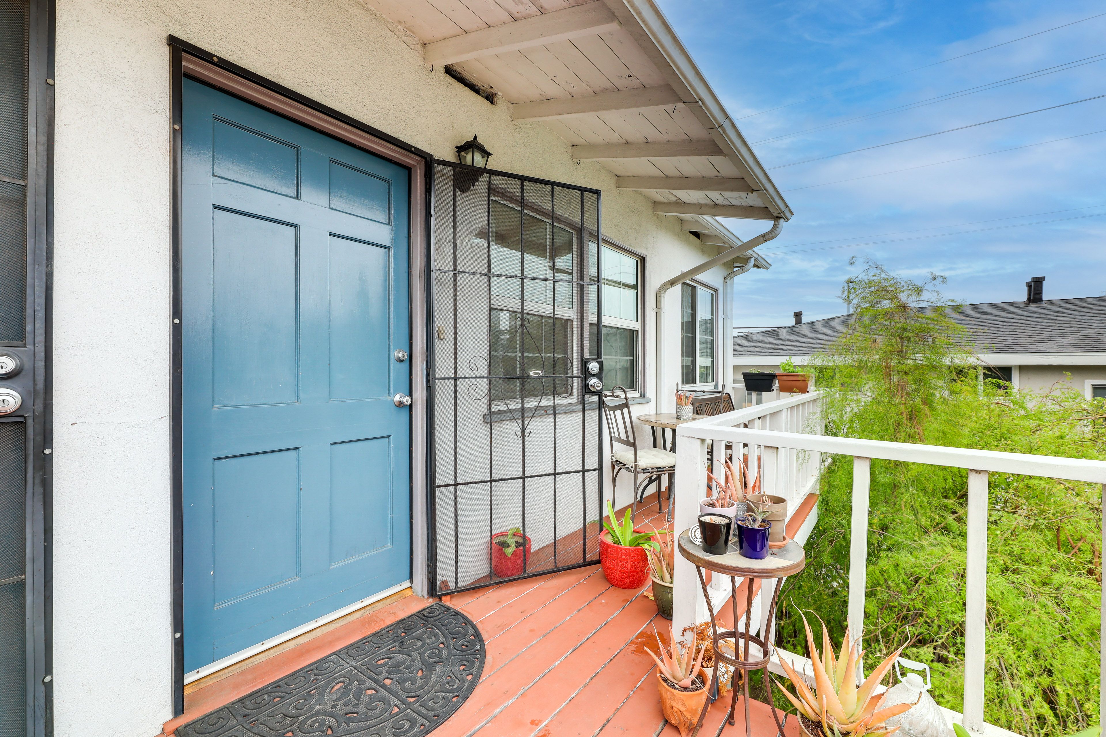 Private Balcony | Unit Entry