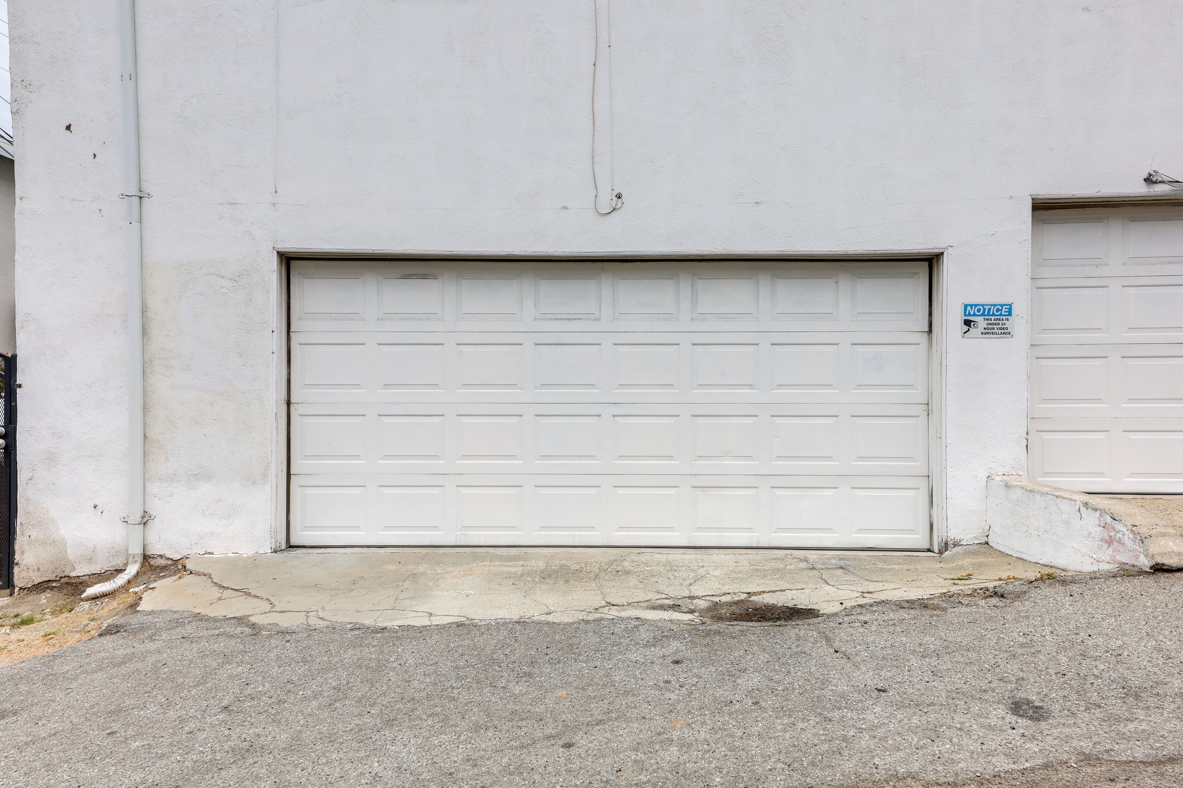 Private Garage (1 Vehicle)
